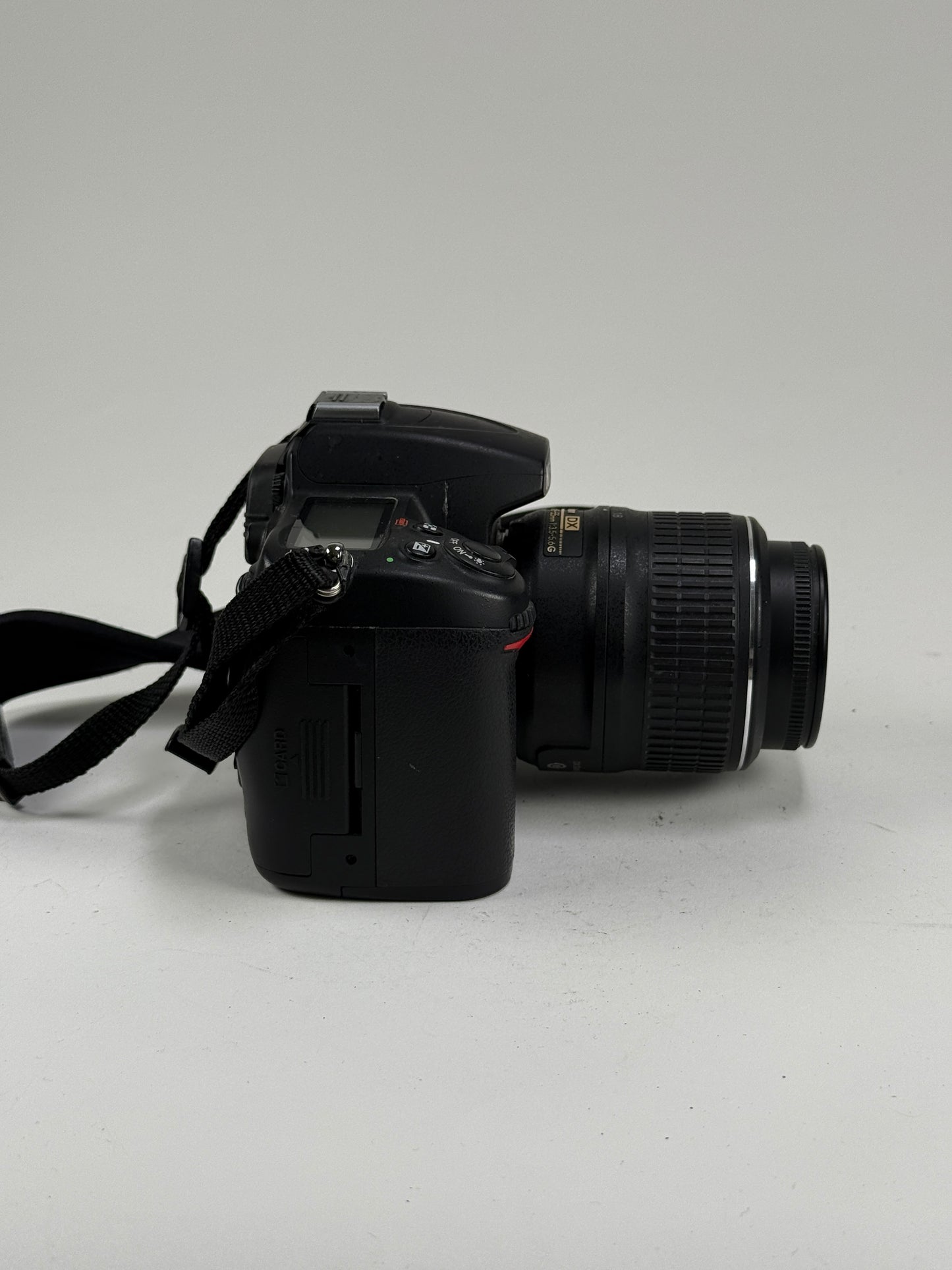 Nikon D7000 Digital SLR Camera Body kit w/ 18-55mm VR lens