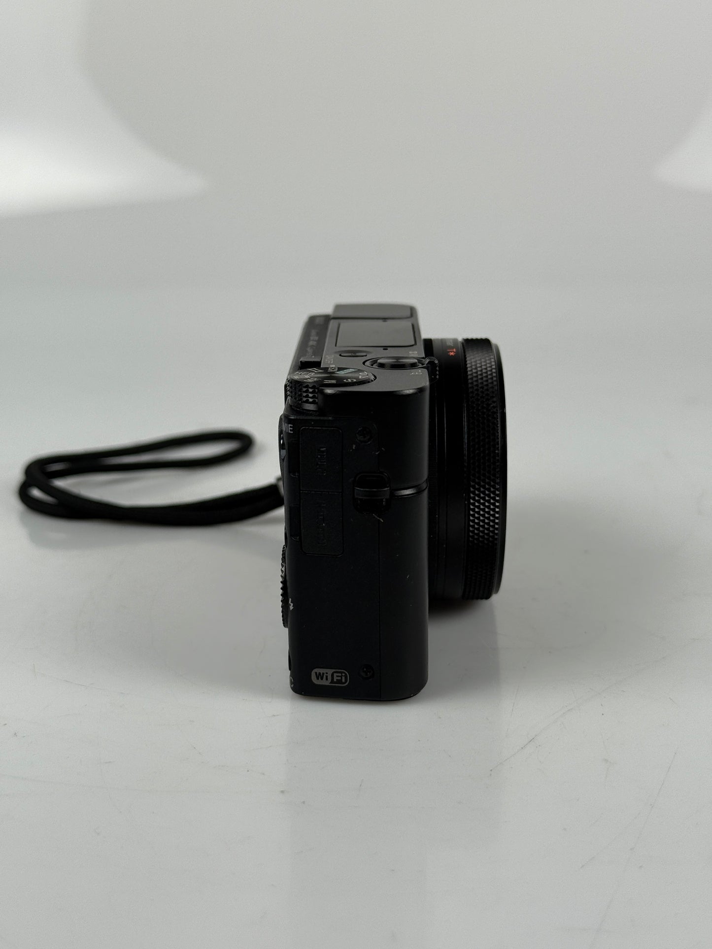 Sony Cyber-shot DSC-RX100 VI 20.1MP Digital Camera 24-200mm Lens, case