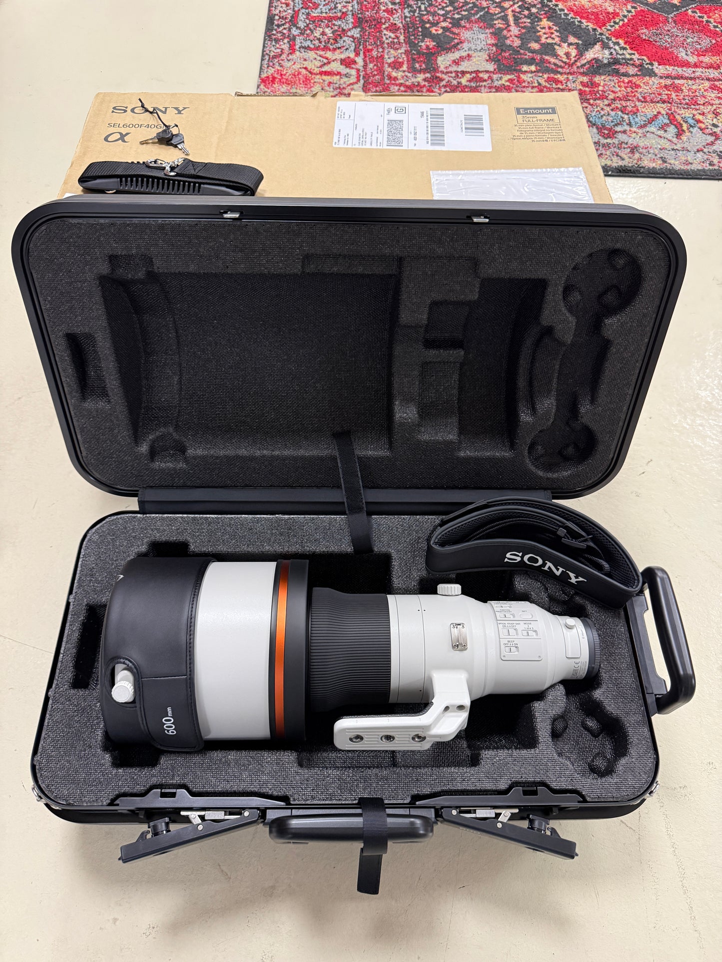 Sony FE 600mm f/4.0 GM OSS Super Telephoto G master lens