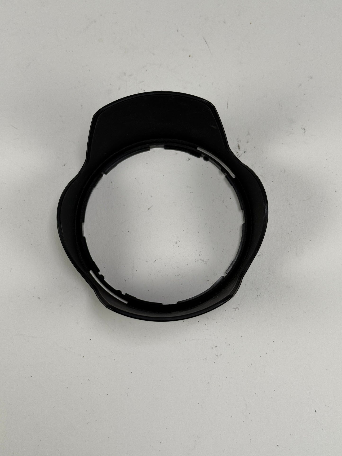 Nikon HB-35 HB 35 petal hood for AF-S DX VR 18-200mm f3.5-5.6G lenses