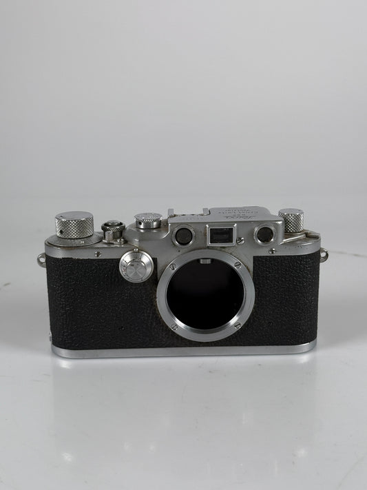 Leica IIIc rangefinder 35mm camera body chrome
