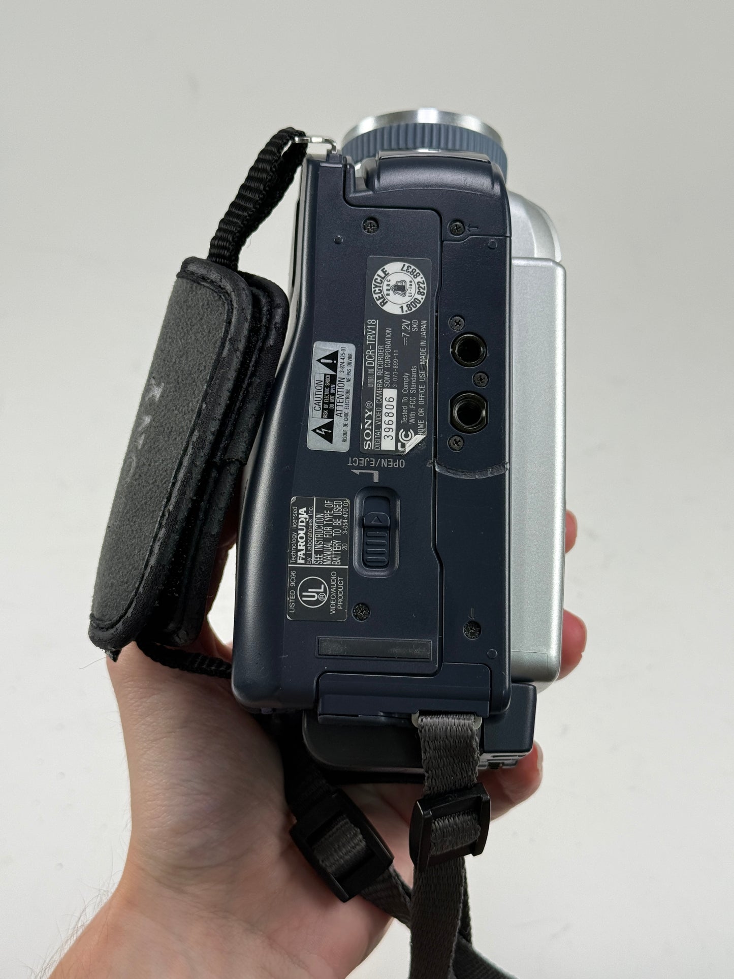SONY Handycam DCR-TRV18 Digital Camcorder mini DV Camcorder