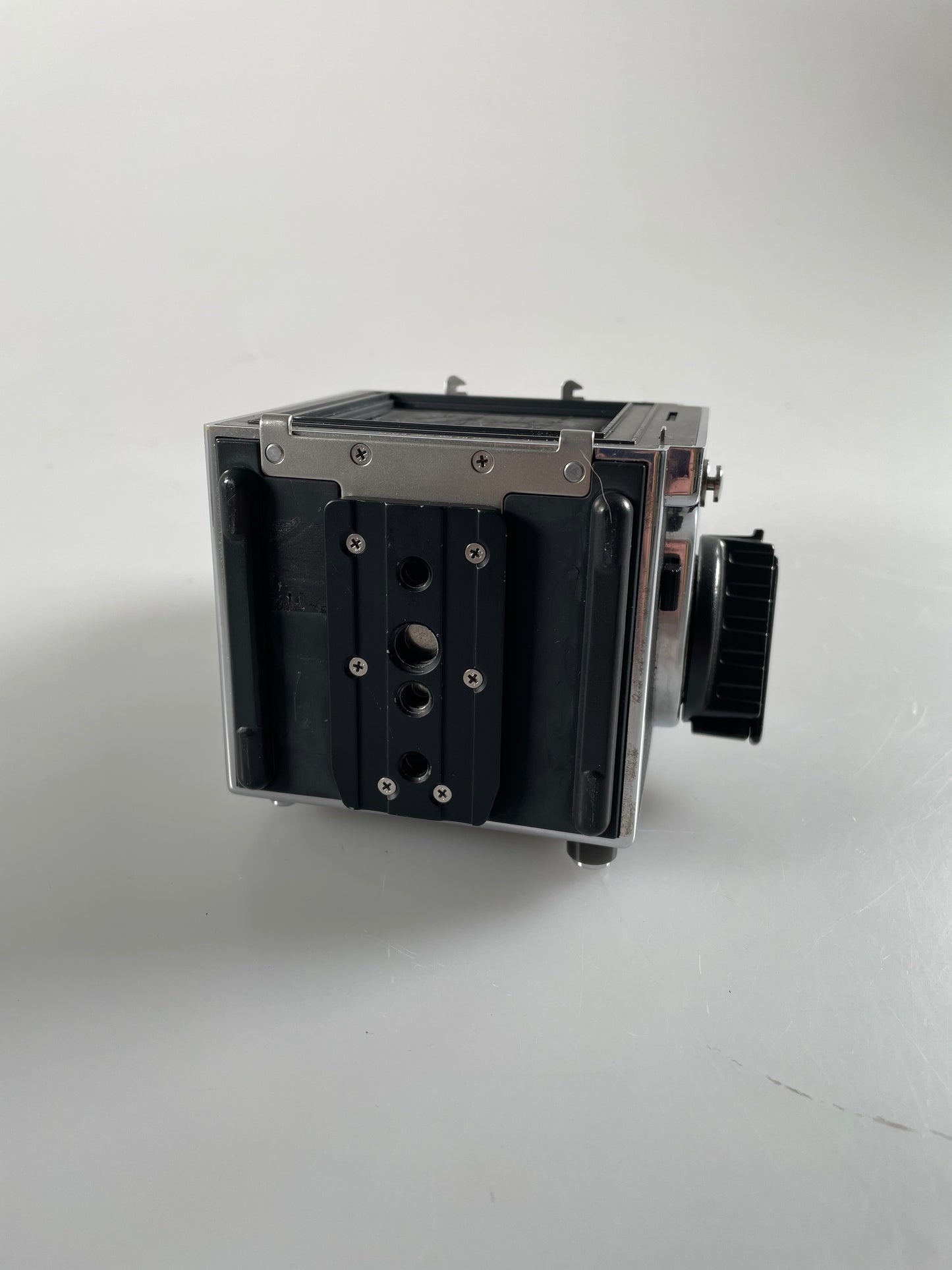 Hasselblad 501CM Medium Format Film Camera Body chrome, wlf waist level, acute focusing screen