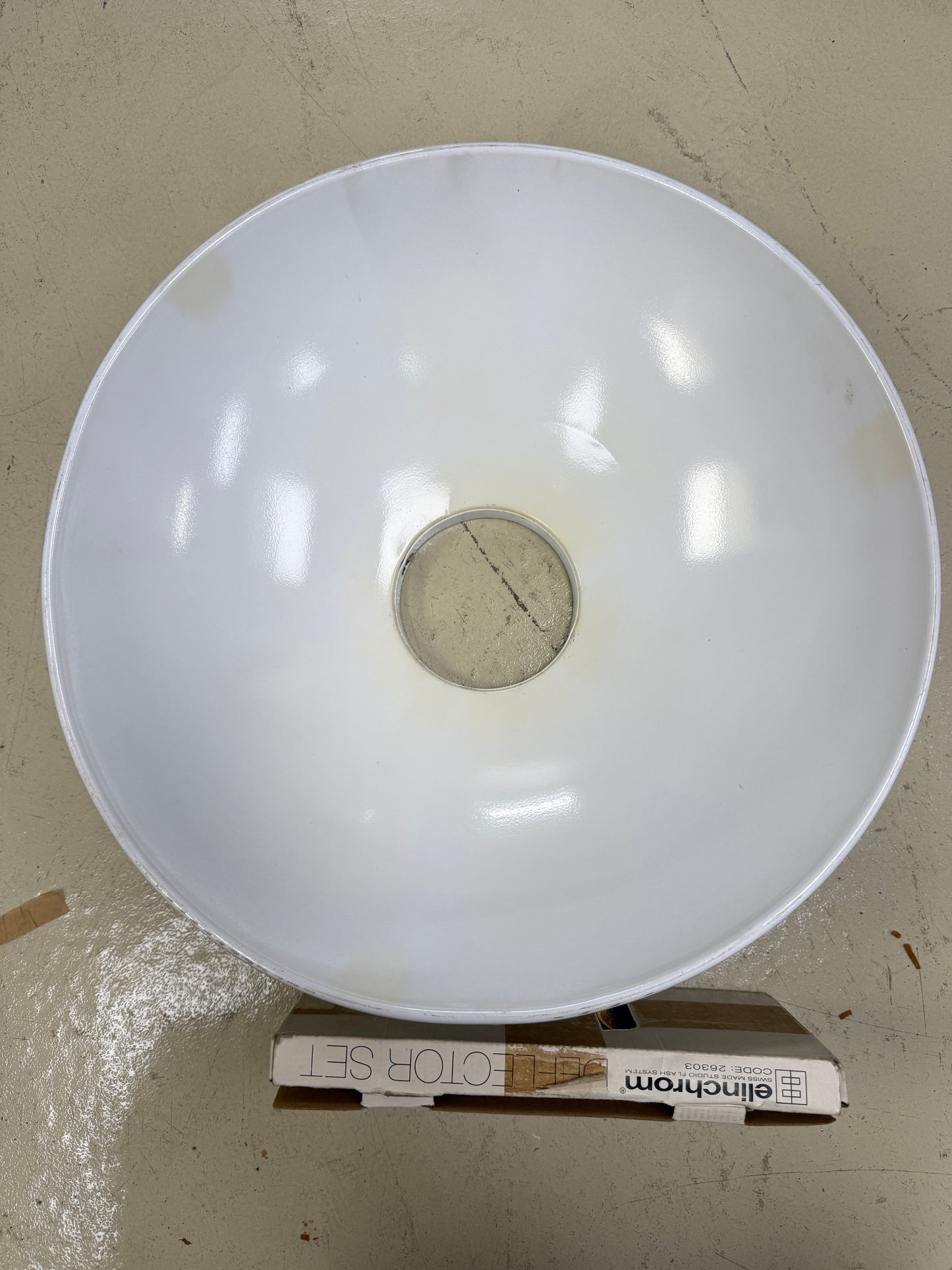Elinchrom 18 inch soft light beauty dish reflector