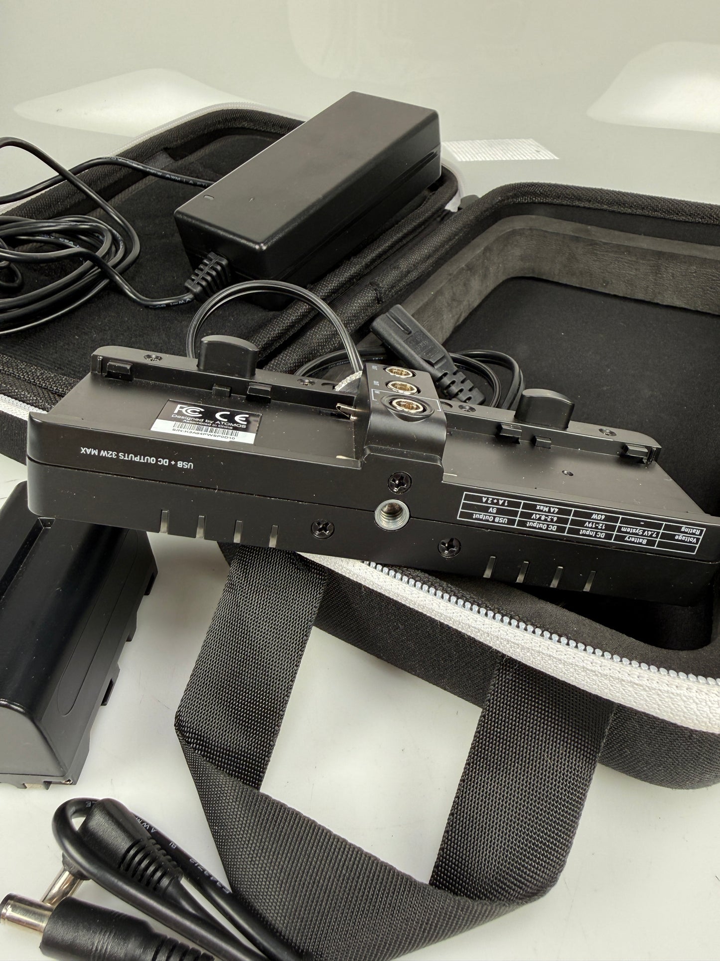 Atomos Power Station Video Dual Battery System 1 battery, AC/DC charging bundle