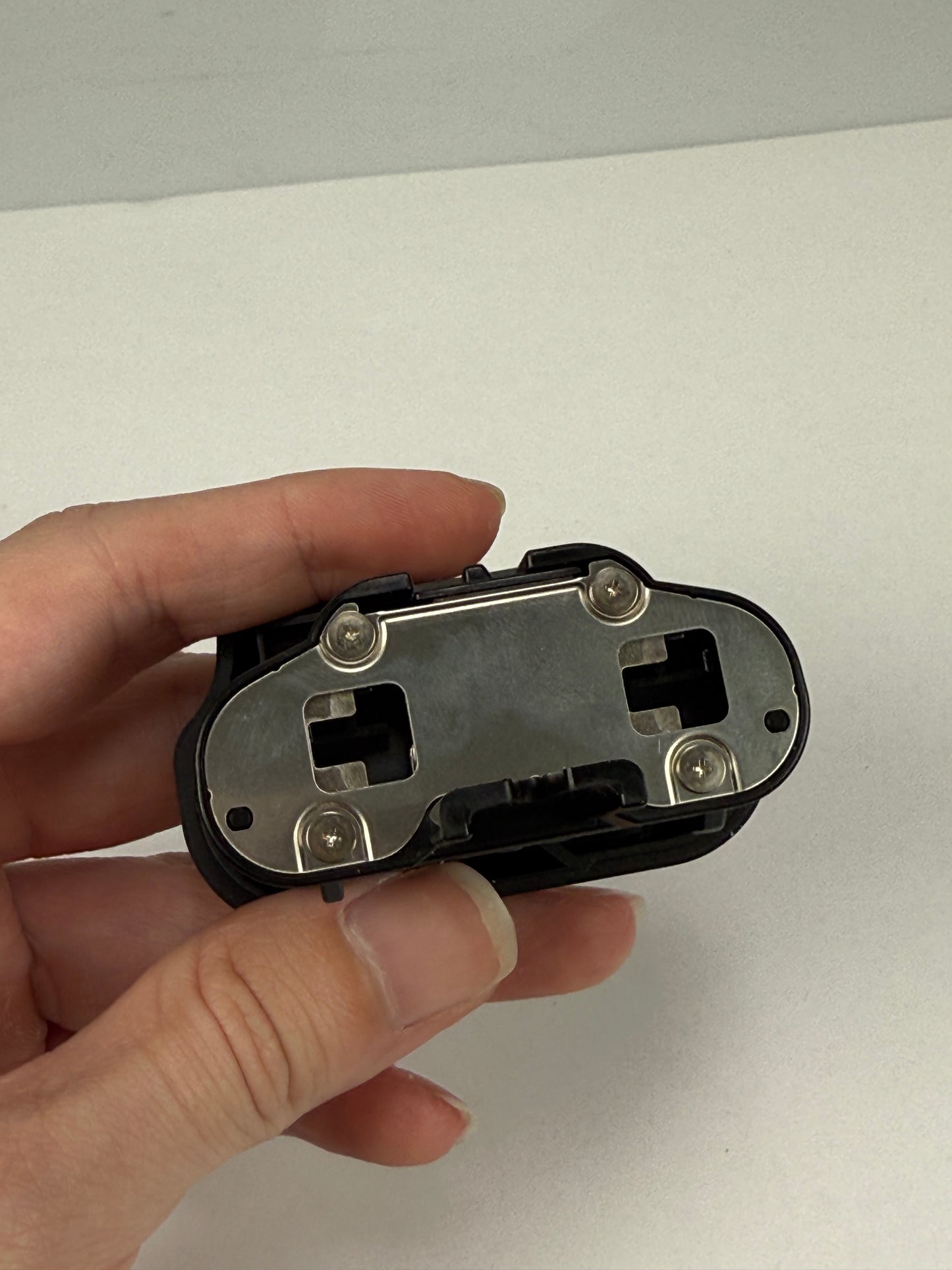 BL-3 Battery Chamber Cover for Nikon Grip MB-D10 / Batteries EN-EL4 EL4A