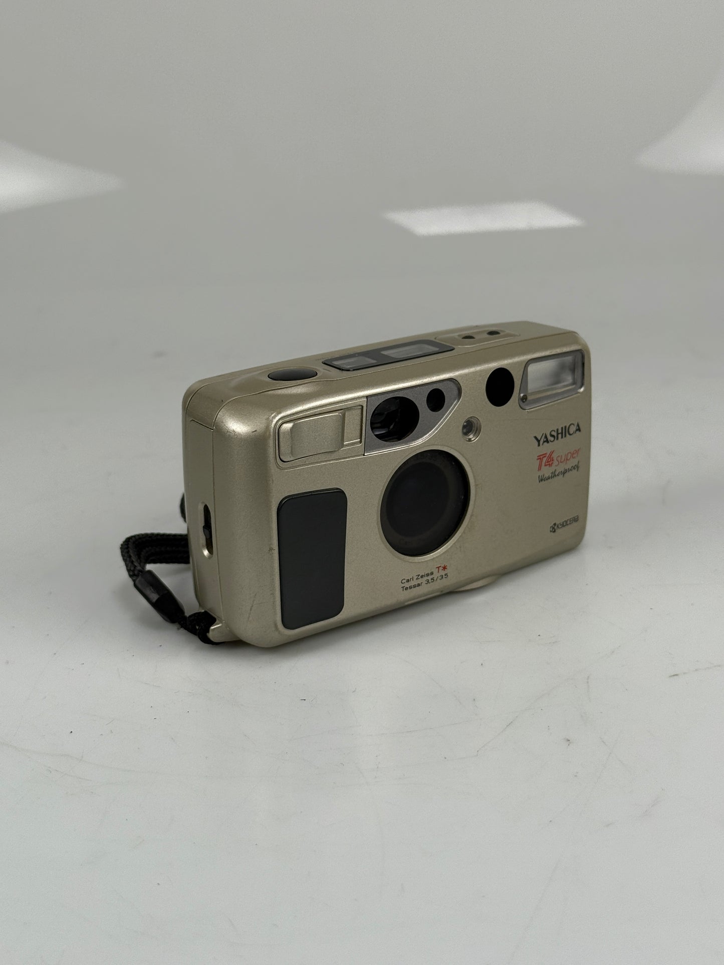 Yashica T4 Super T* Carl Zeiss 35mm F3.5 Len Camera Silver Chrome super scope