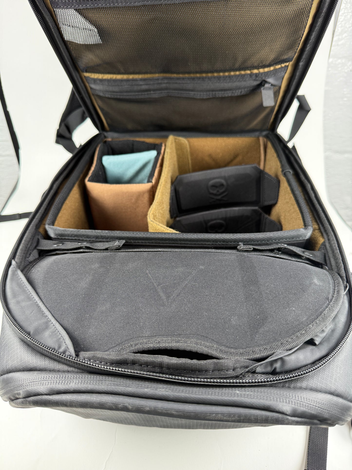 Nomatic McKinnon Camera Backpack with Divider (25L)