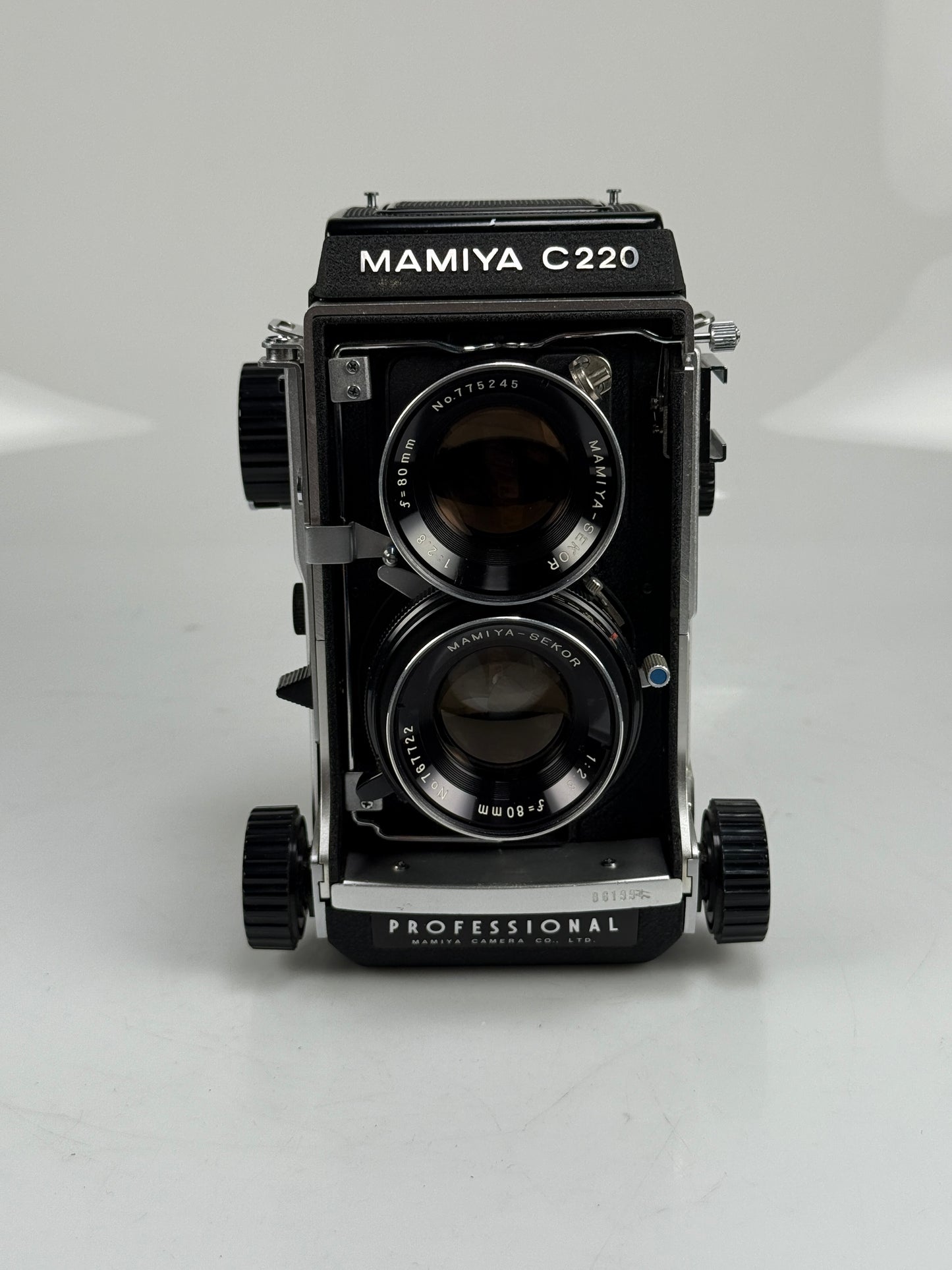 Mamiya C220 Pro TLR medium format Film camera kit 80mm f2.8 blue dot