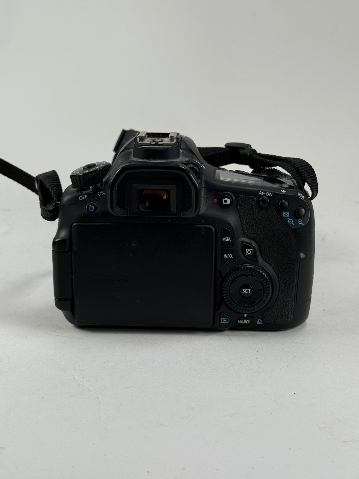 Canon 60D Digital SLR Camera Body 18.0MP with 18-55mm lens kit
