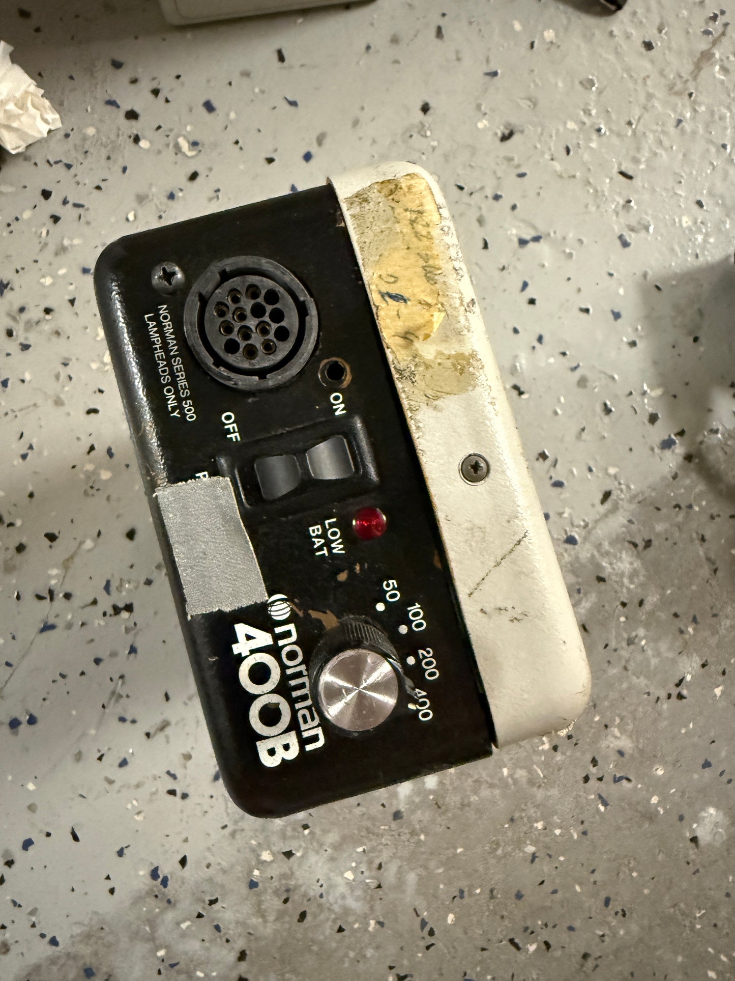 Norman 400B  Norman Lighting  Norman Studio Flash battery pack