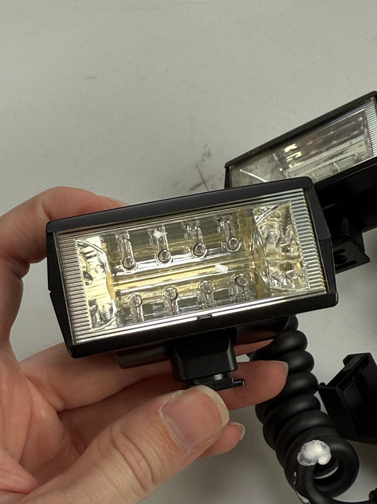 Olympus OM-System Electronic Flash T28 Macro twin flash 1