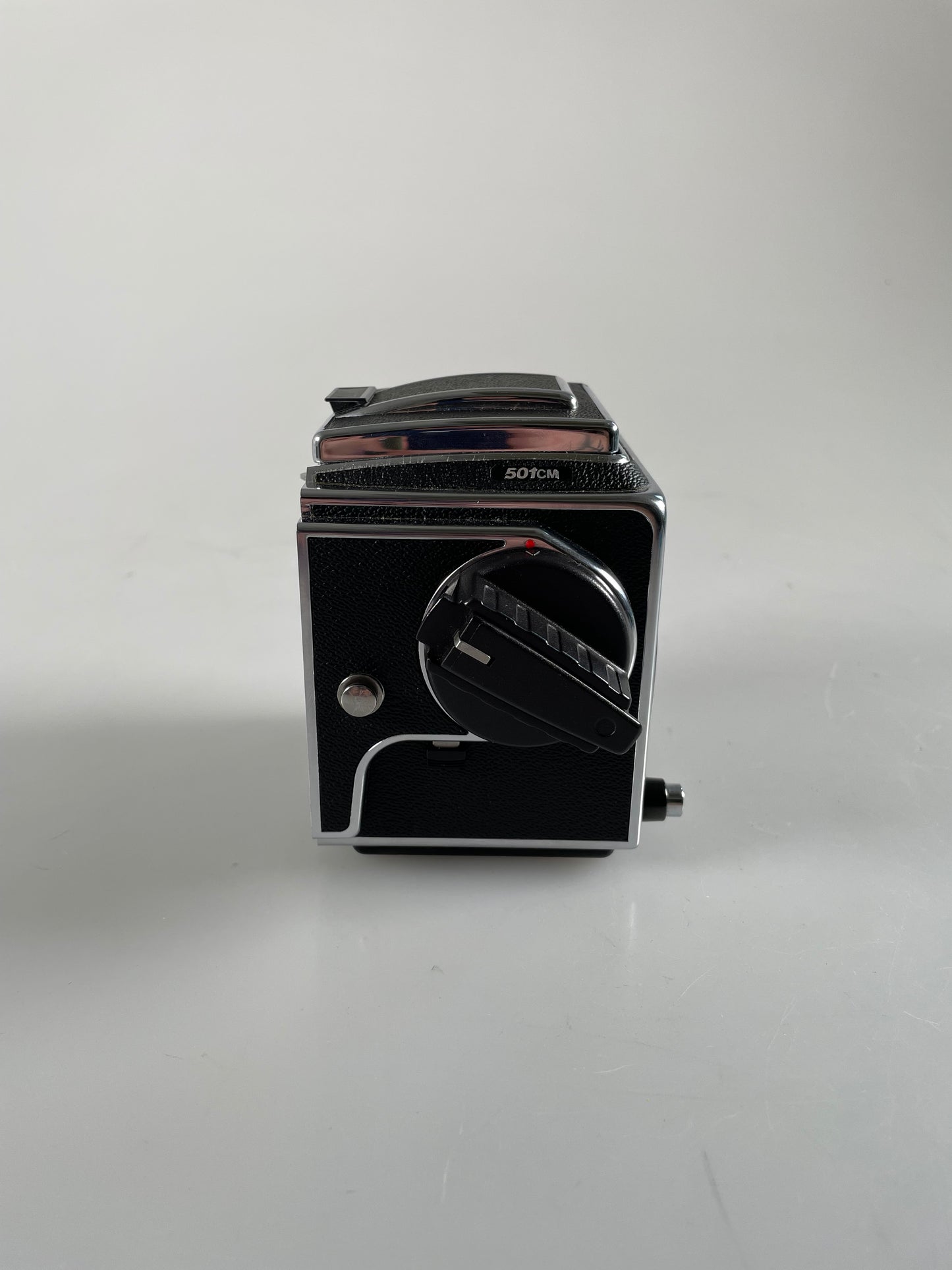 Hasselblad 501CM Medium Format Film Camera Body Chrome, wlf waist level, acute focusing screen