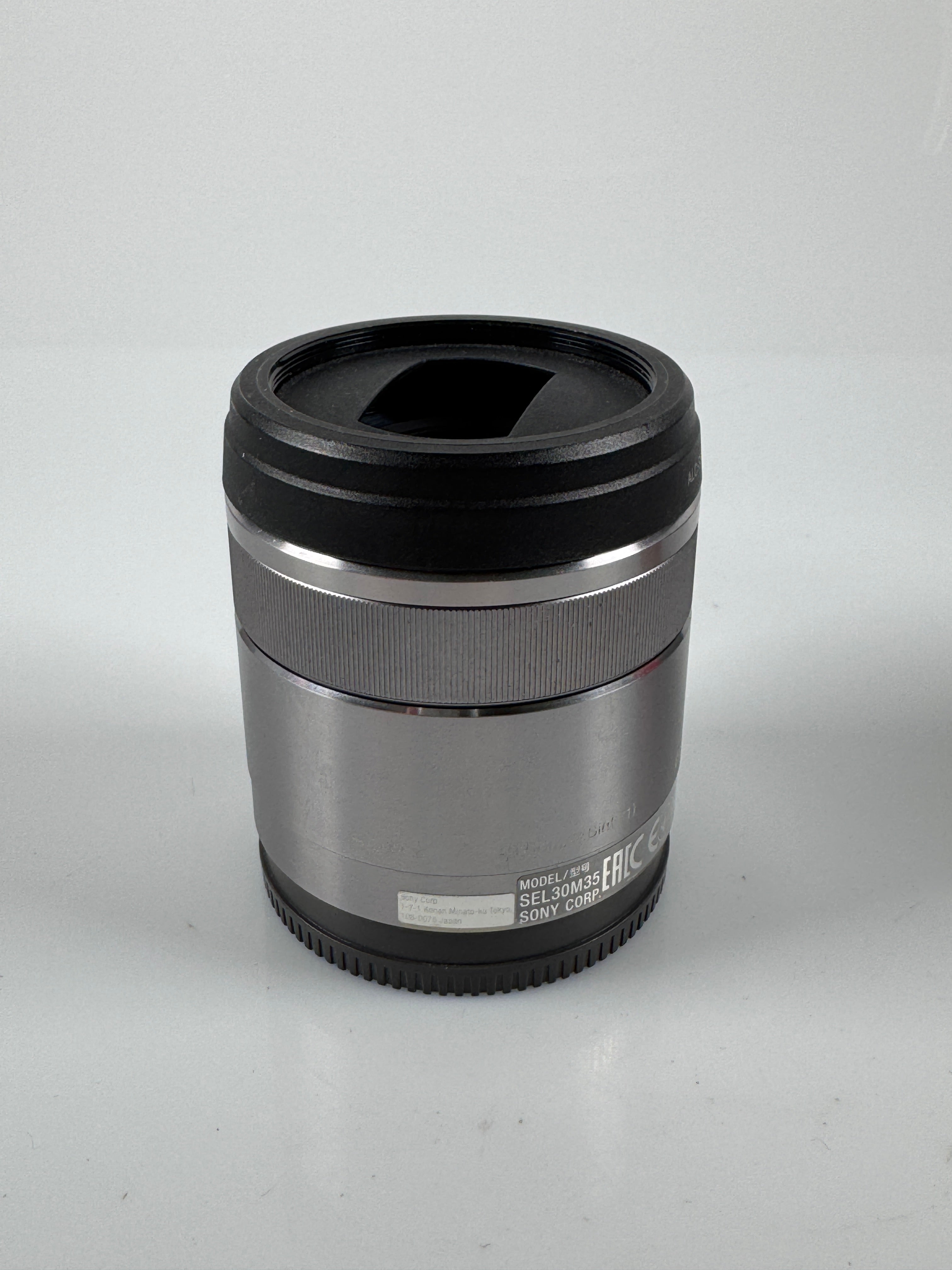 Sony E 30mm f3.5 Macro E-Mount Lens (SEL30M35) – Cardinal