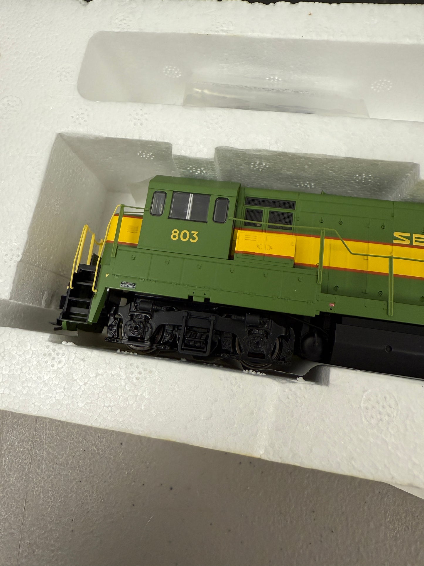 Proto 31409 U30B 2000 series locomotive HO Seaboard 803 sound & DCC