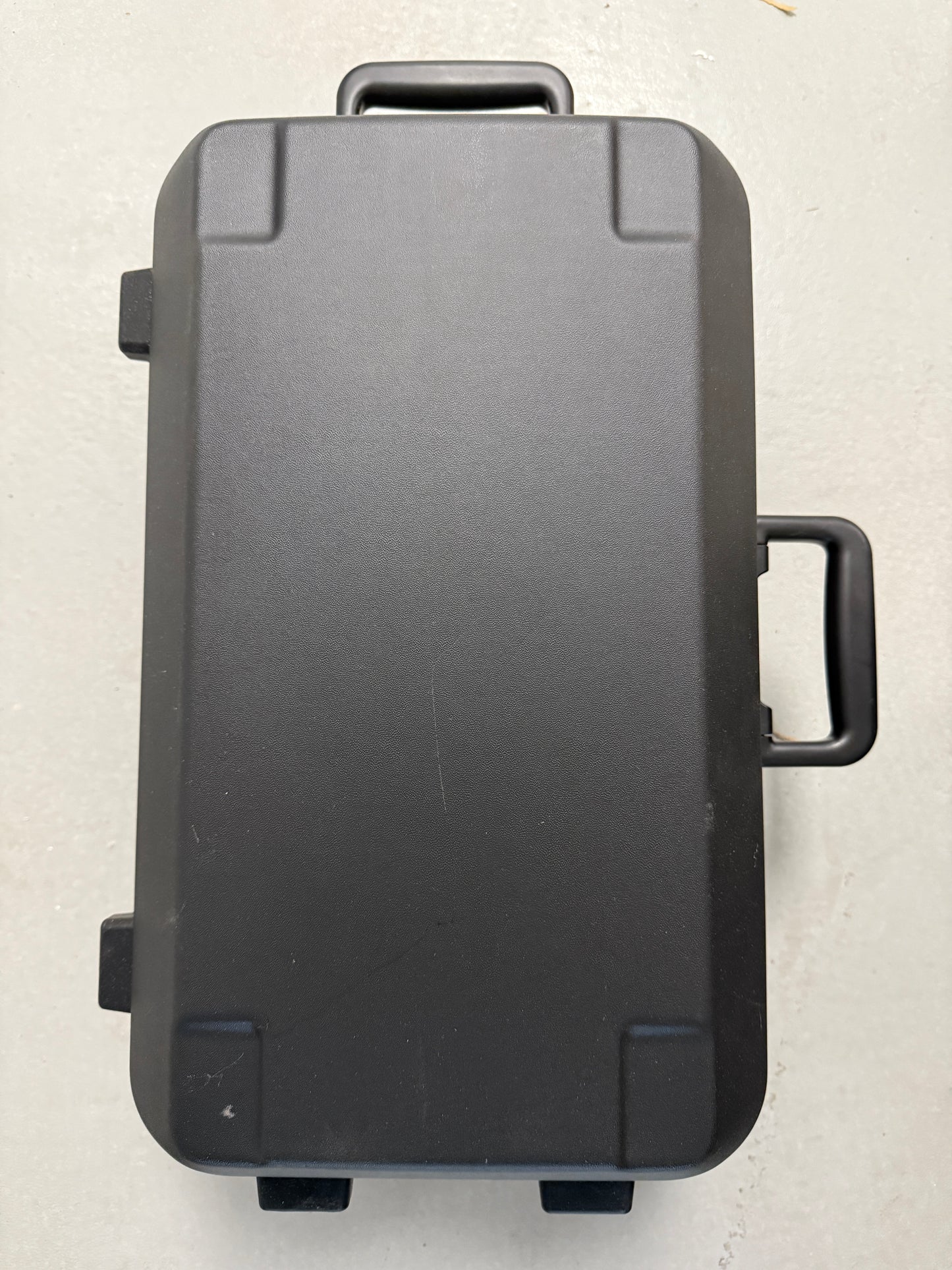 Sony 400mm f2.8 GM OSS telephoto lens hard case