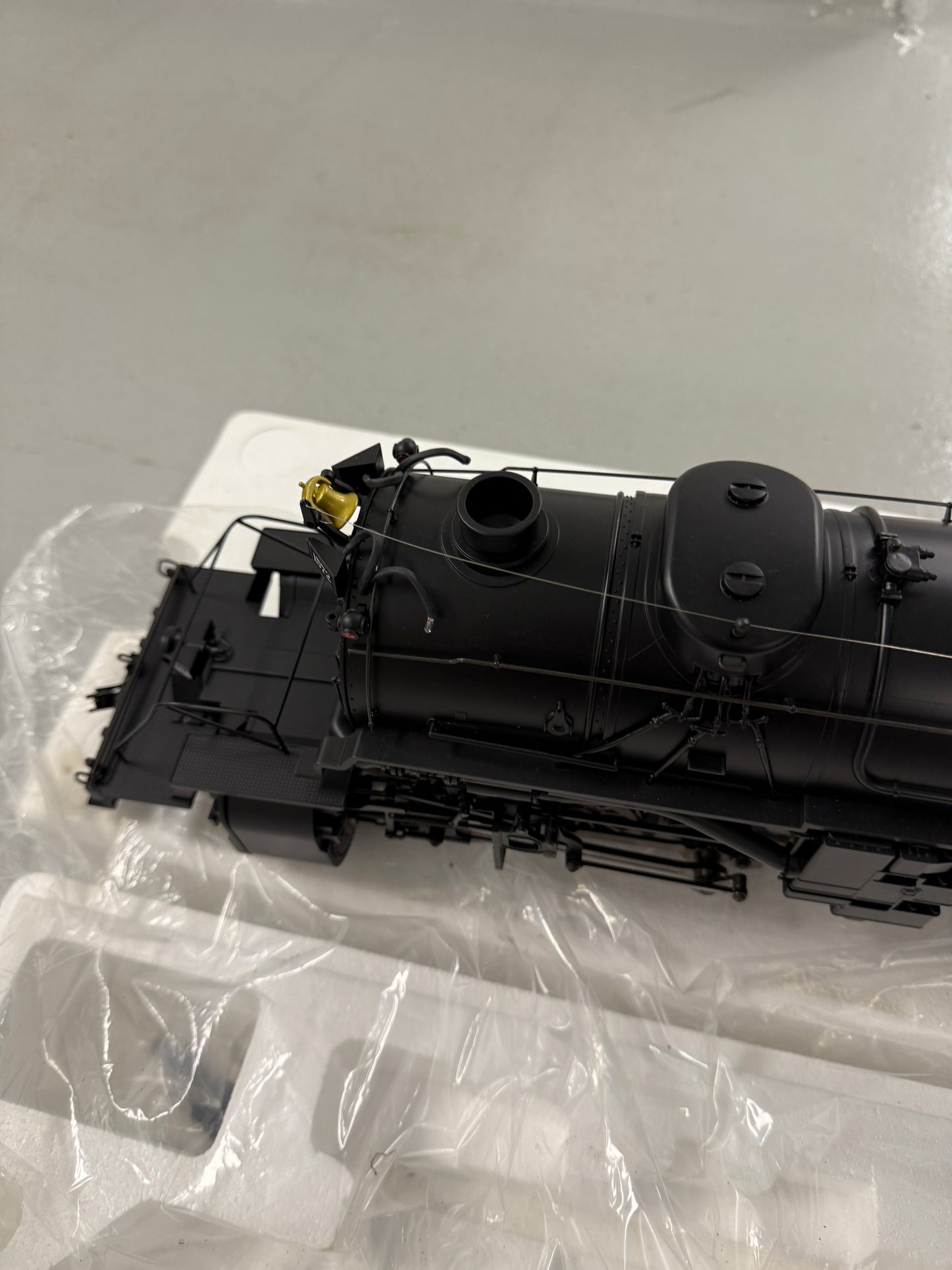 Aristo Craft Trains Pennsylvania Steam Locomotive G Scale with Tender smoke and sound