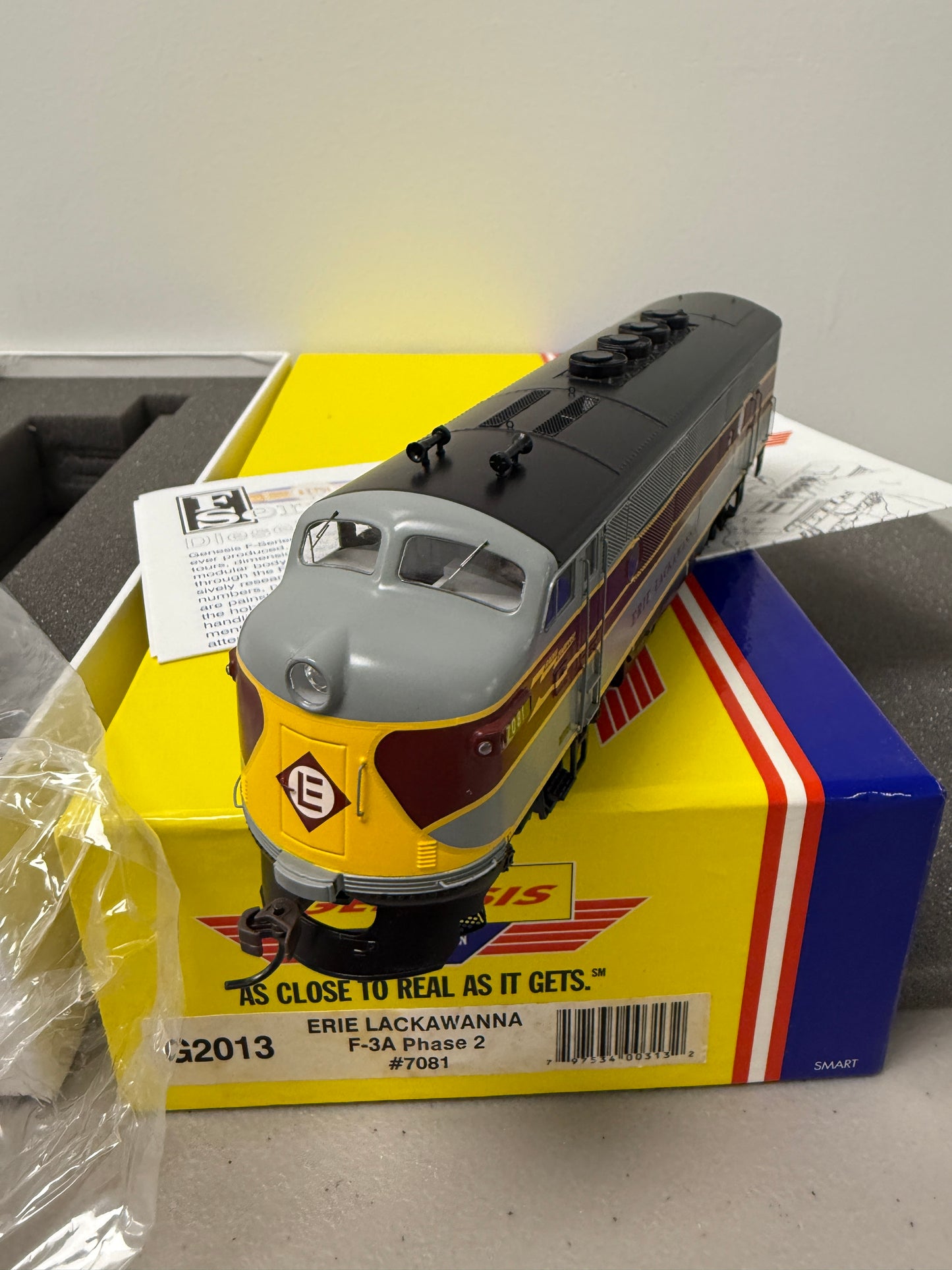 HO Scale Athearn Genesis Erie Lackawanna EL #7081 F-3A Phase 2 locomotive