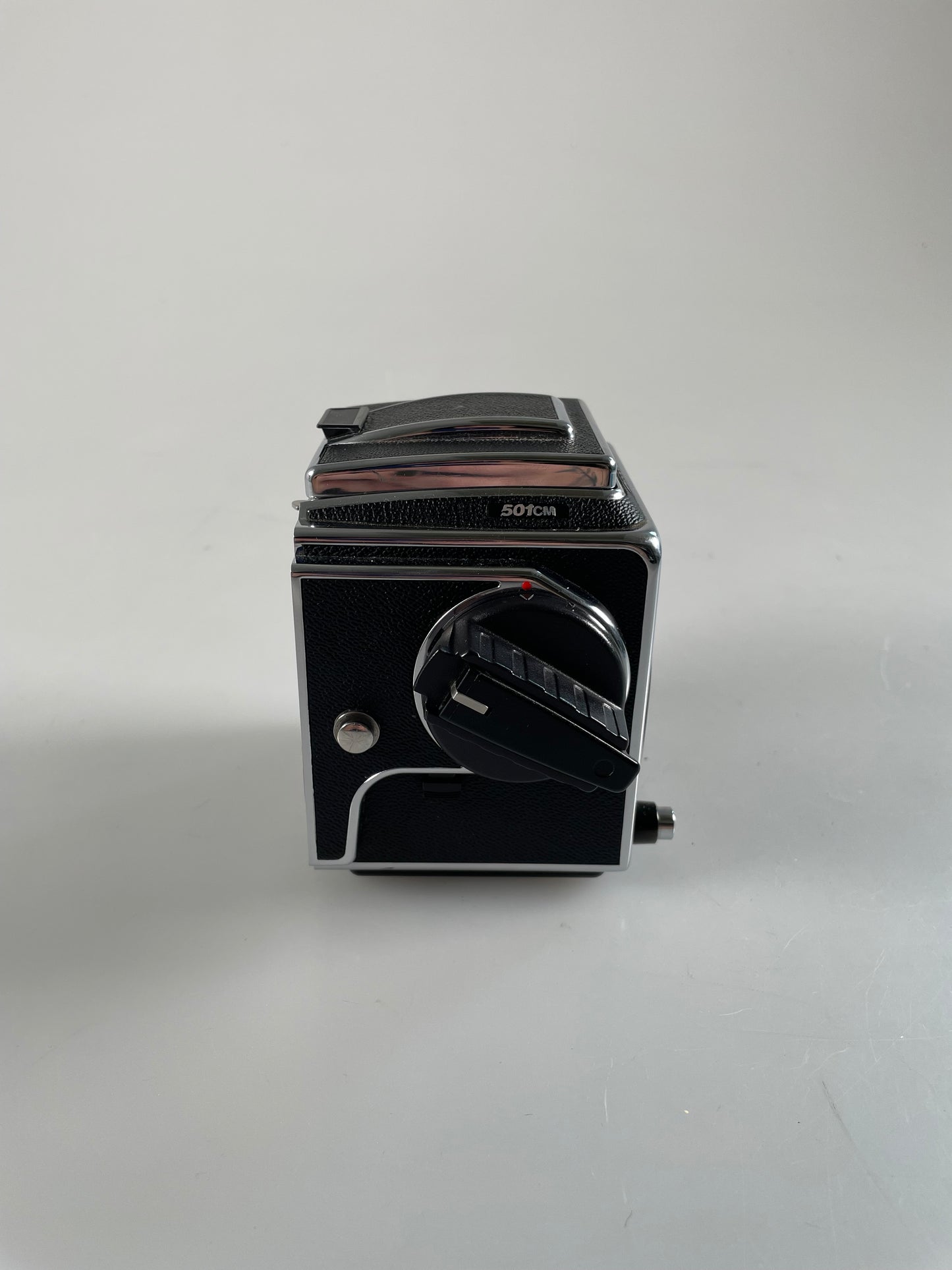 Hasselblad 501CM Medium Format Film Camera Body Chrome, wlf waist level, acute focusing screen