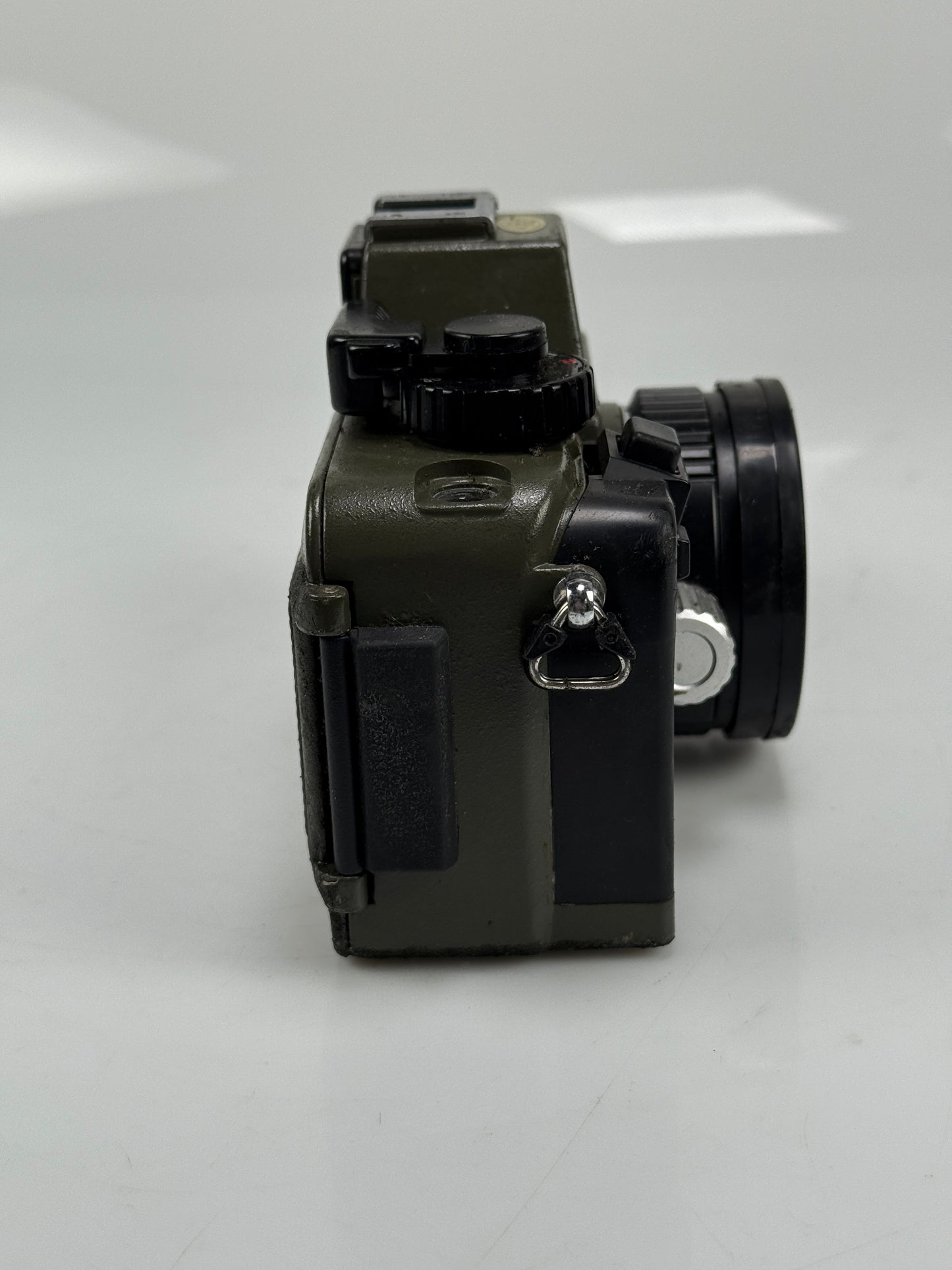 NIKON NIKONOS V Underwater Film Camera 35mm Green with lens