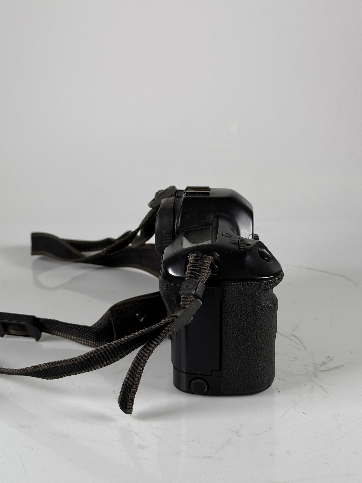Canon EOS-1 SLR 35mm Film Camera Body