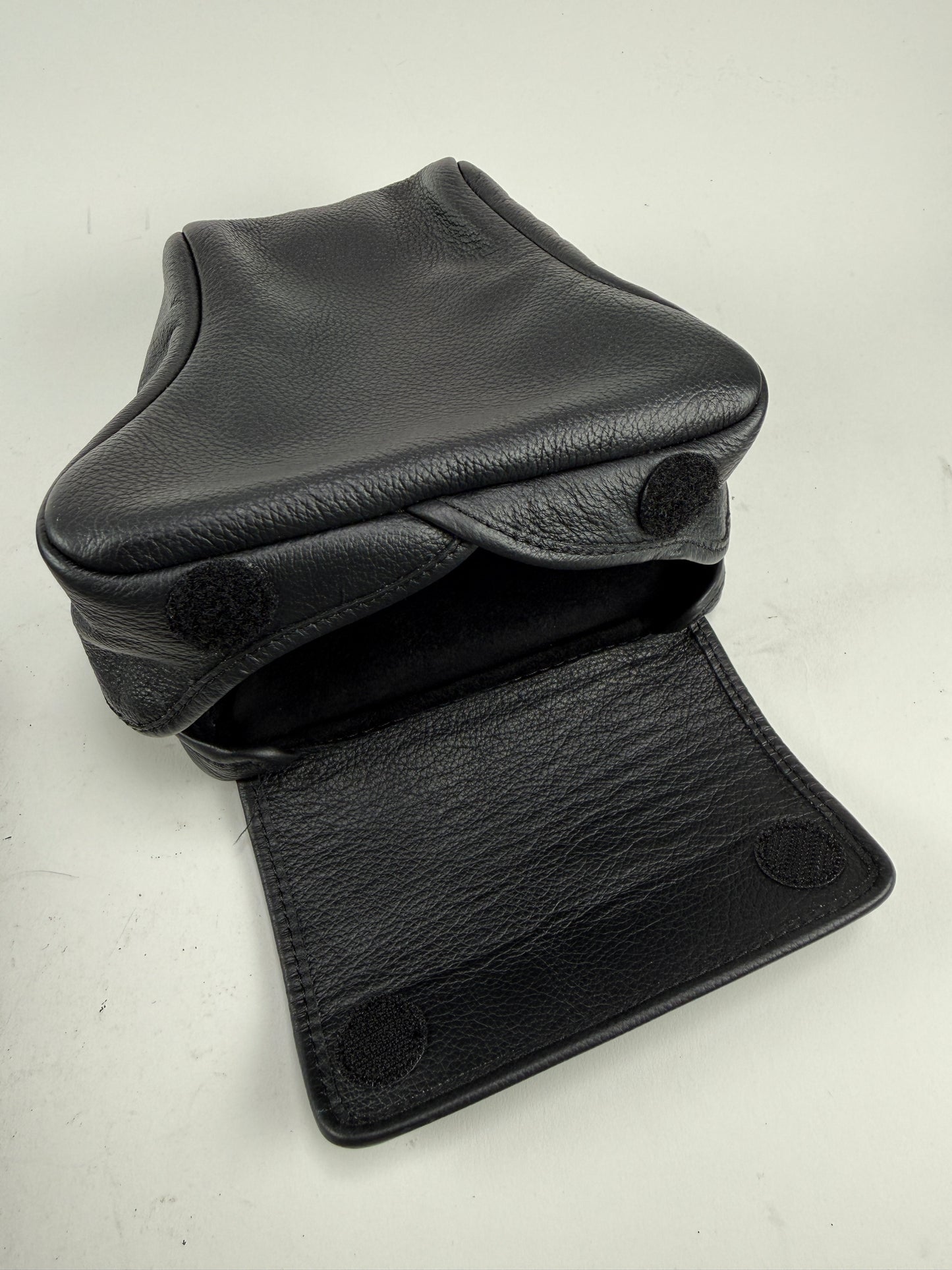Leica Leather Pouch, Long Black (14894) for digital camera