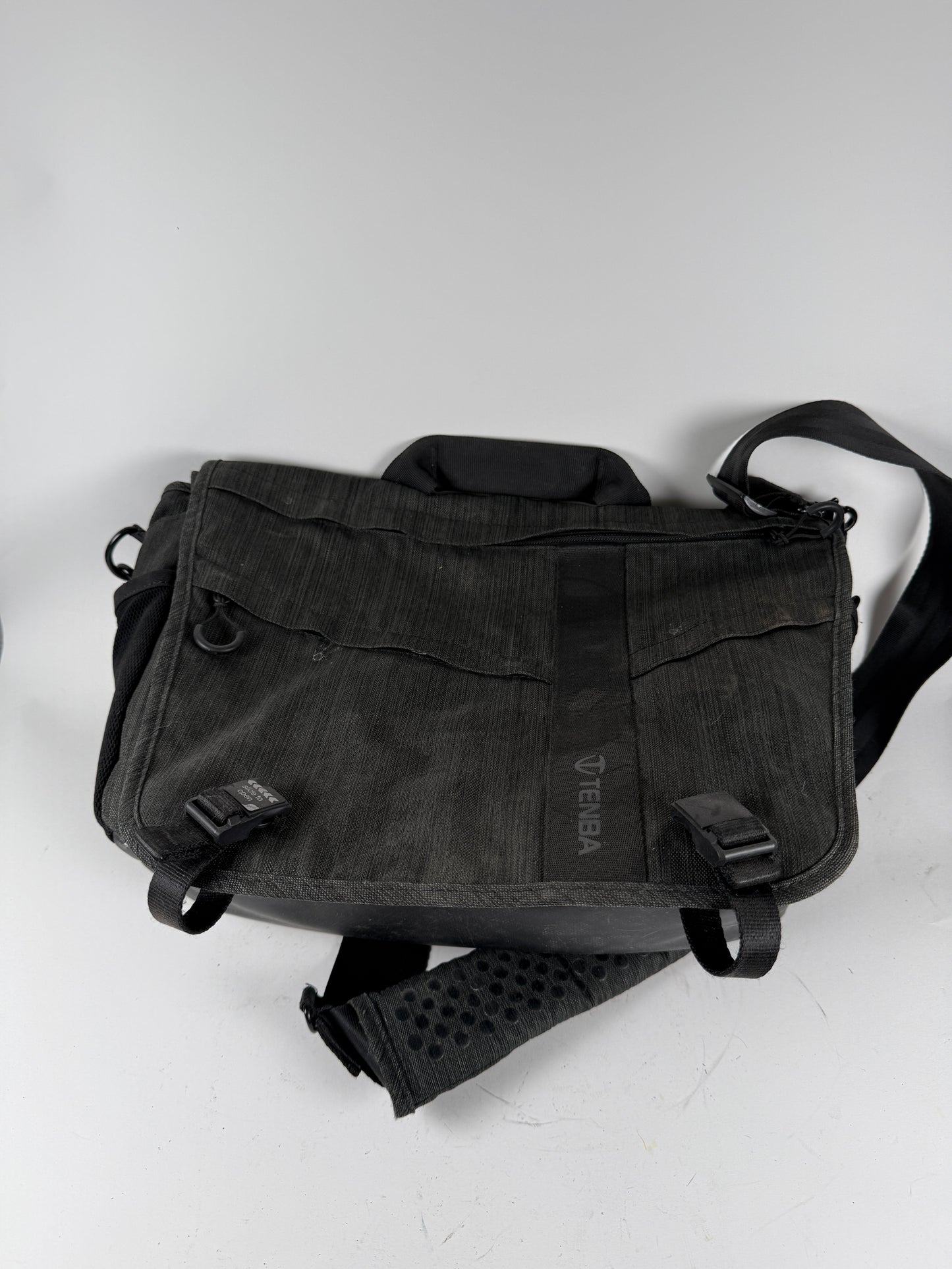 Tenba Messenger DNA 13 Camera Bag - Graphite
