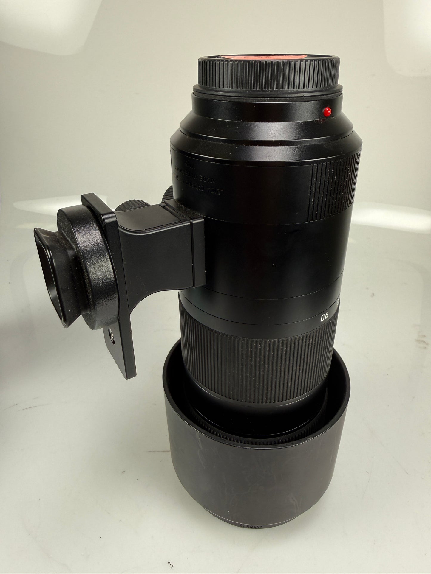 LEICA 90-280MM F2.8-4 ASPH. APO-VARIO-ELMARIT-SL LENS #11175