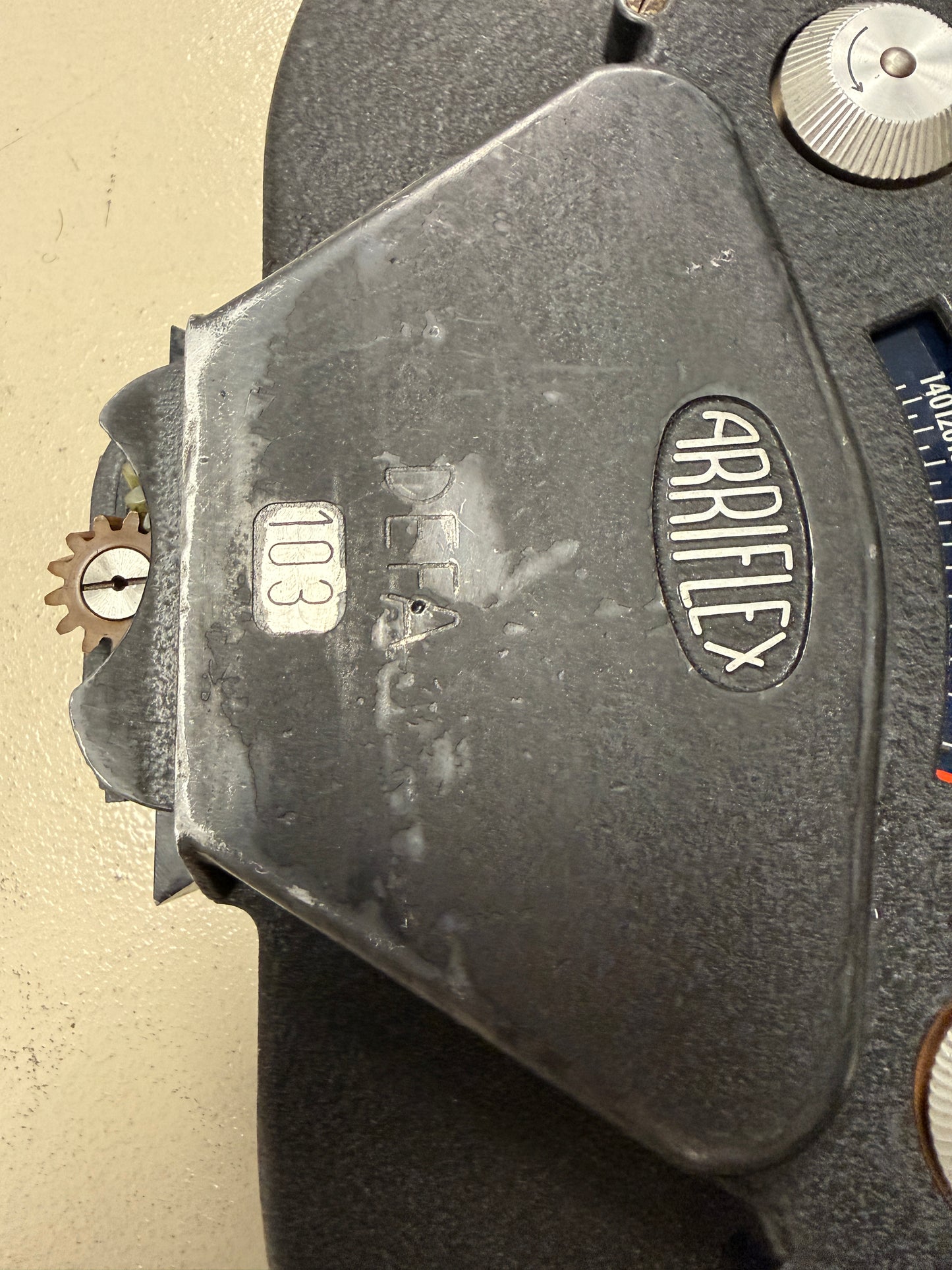 Arriflex 35MM MOVIE CAMERA 500ft Magazine MAG IIC