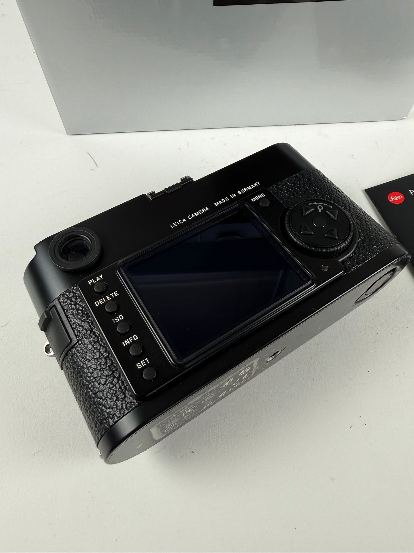 Leica M9 18.0MP Digital Rangefinder Camera Black Paint 10704