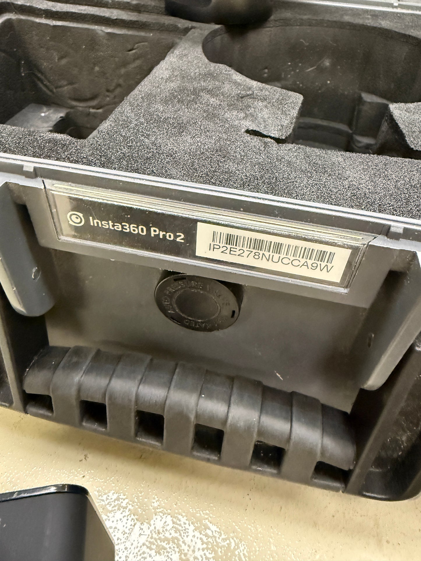 INSTA360 Pro - Spherical 360 8k VR Video Camera - 3 Batteries Tested, case
