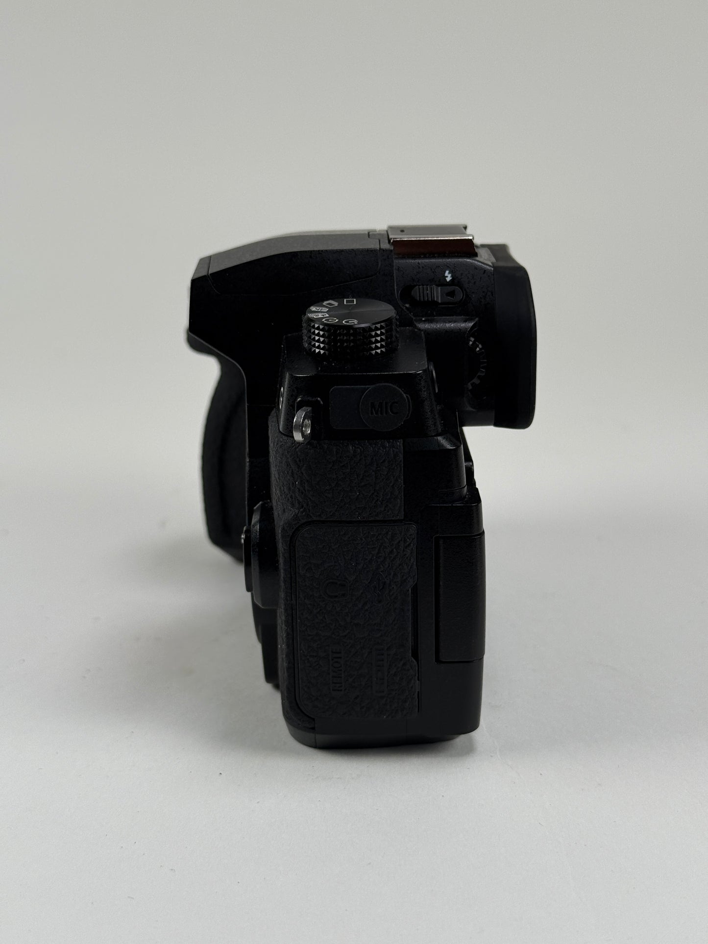 Panasonic Lumix DC-G95 Mirrorless 20.3MP Digital Camera