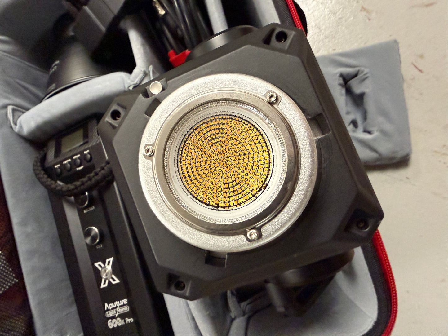 Aputure LS 600x Pro Bi-Color LED Monolight (V-Mount)