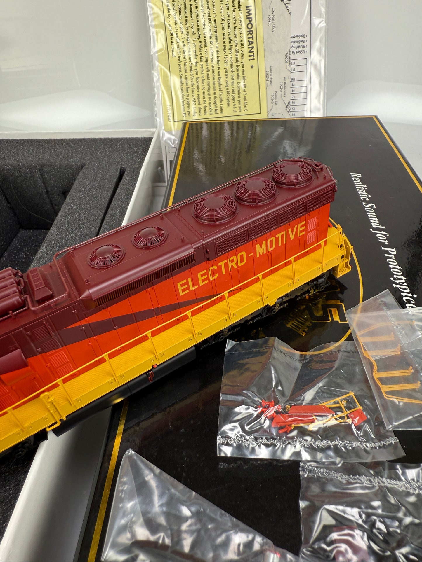 Atlas master gold HO 7587 EMD Demonstrator Road 5579 SD-24 Locomotive w/ DCC & Sound