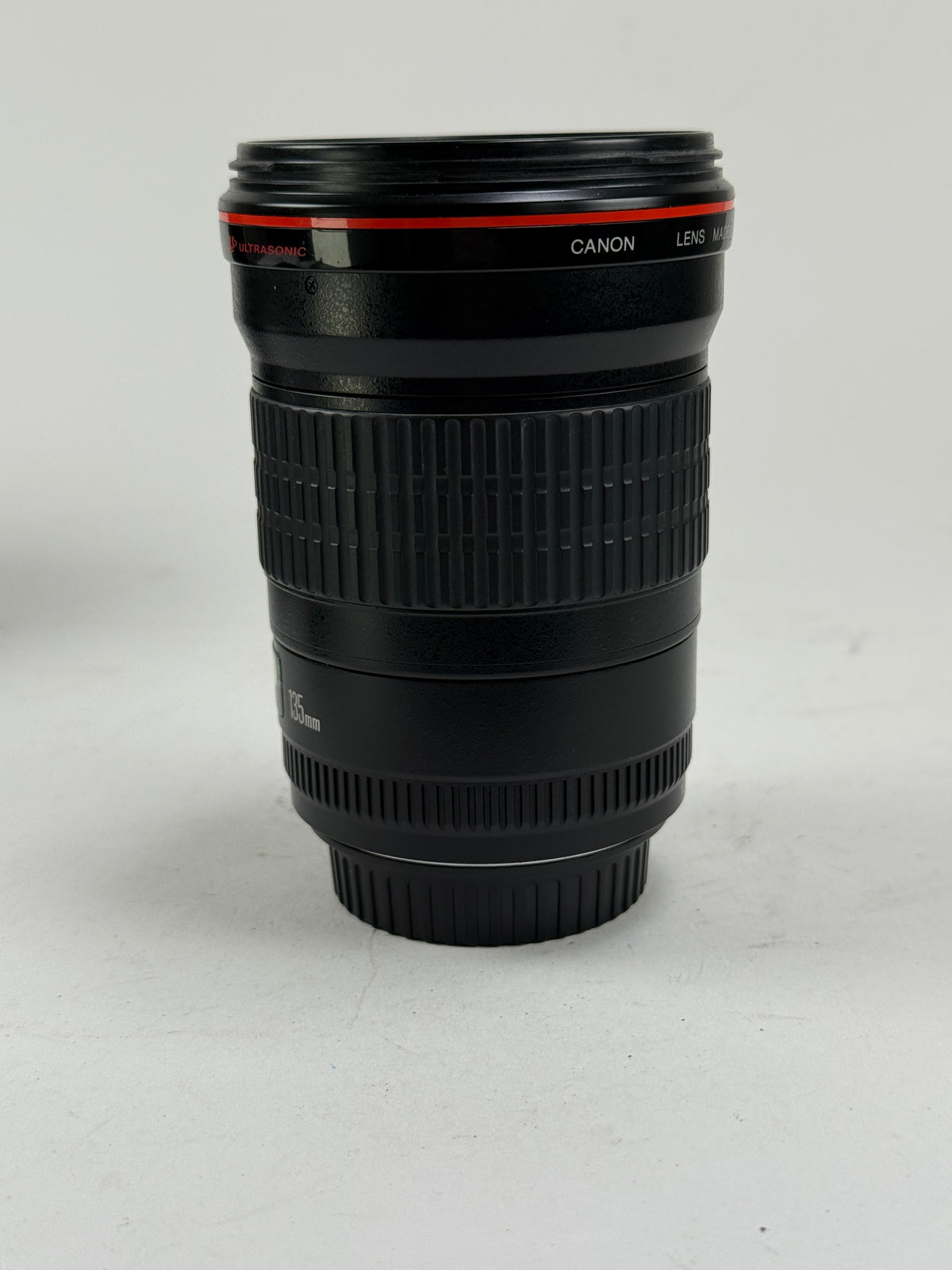 Canon EF 135mm f2 L USM lens