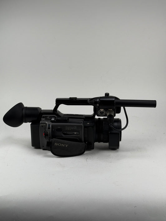 Sony DSR-PD170 DVCAM 3CCD MiniDV Professional Digital Camcorder W/Bag + USA