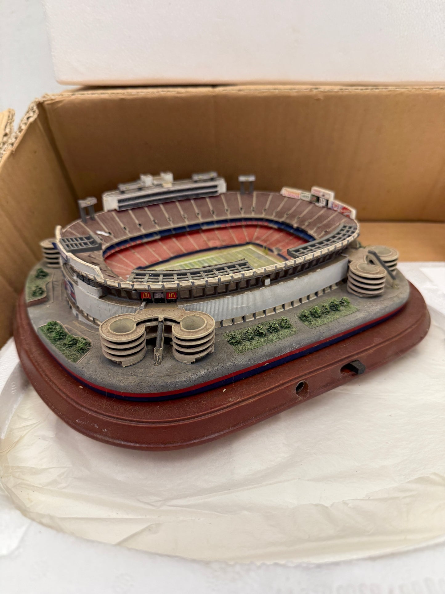 Danbury Mint Giants Stadium New York Giants Football Team Display Model