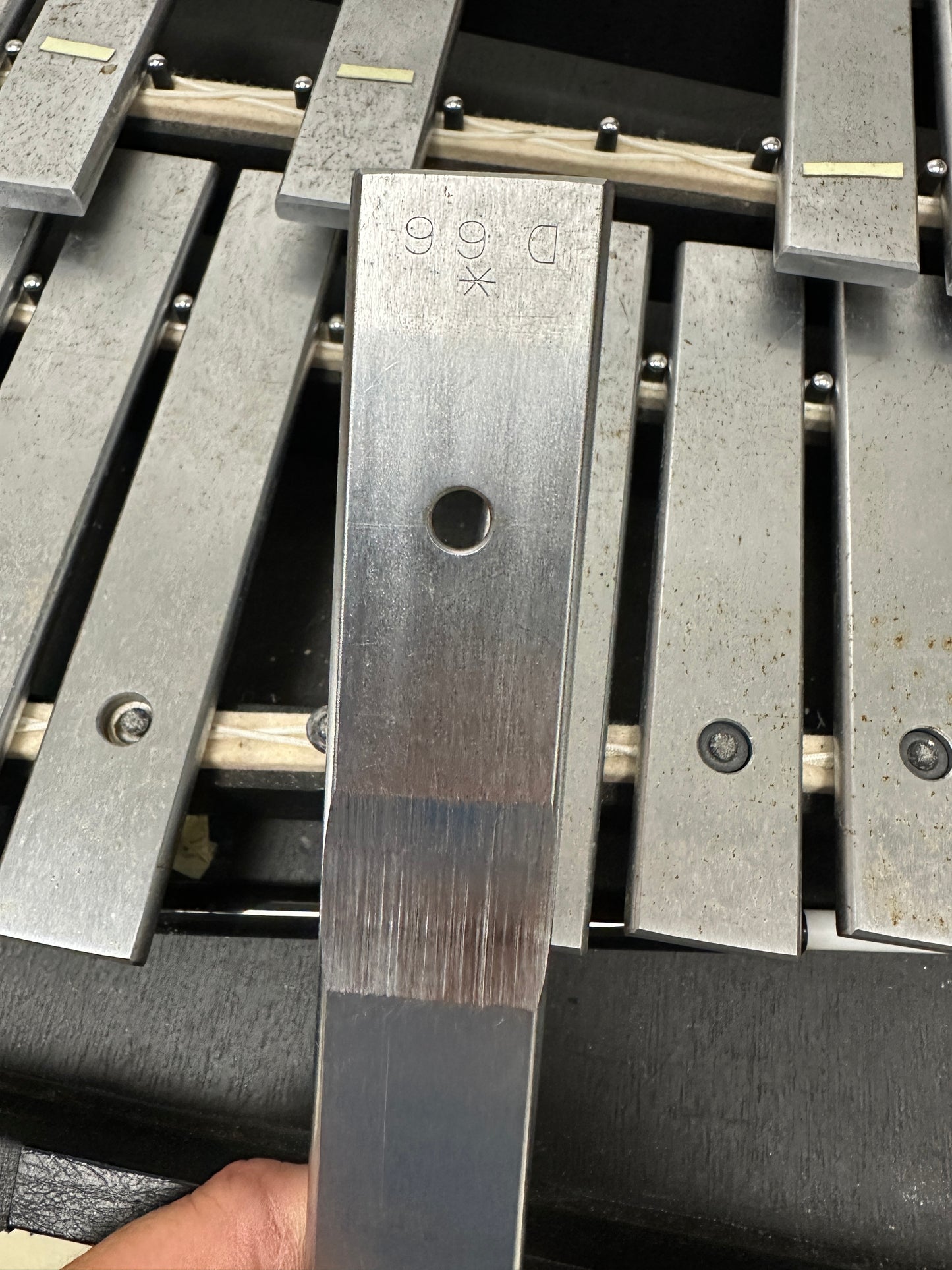 Deagan model 1590 B glockenspiel 2.5 octave instrument