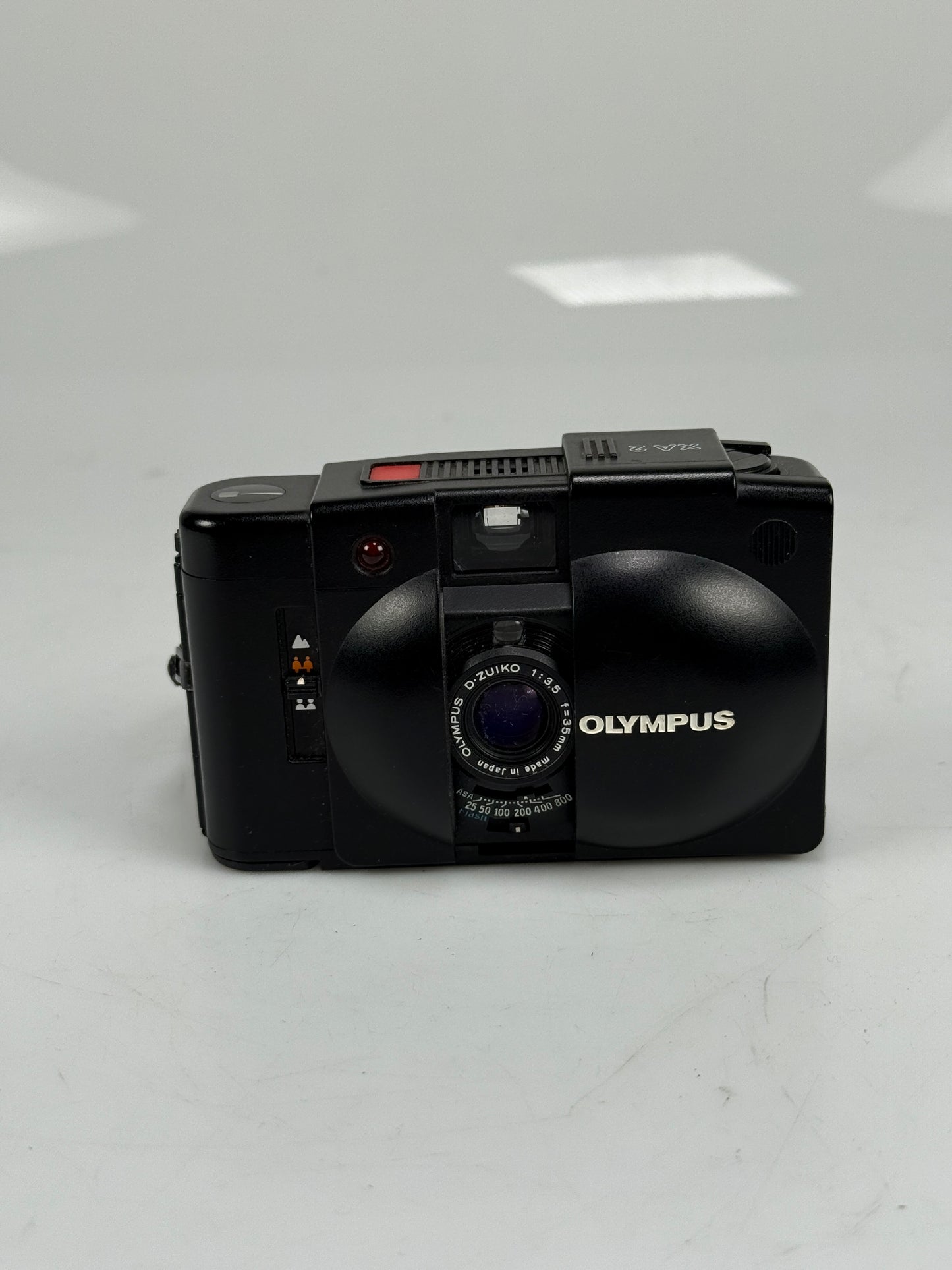 Olympus XA2 35mm Rangefinder Camera 35mm f3.5