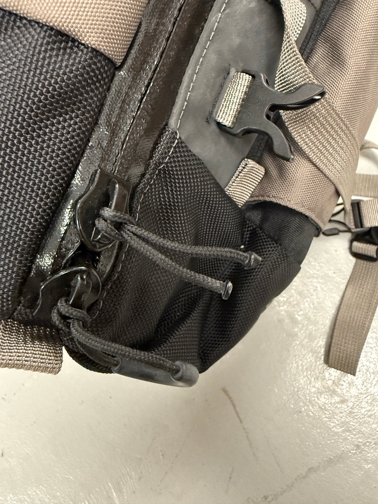 Lowepro Pro Trekker 400 AW - Camera & Accessories Backpack