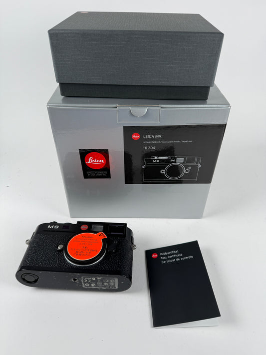 Leica M9 18.0MP Digital Rangefinder Camera Black Paint 10704