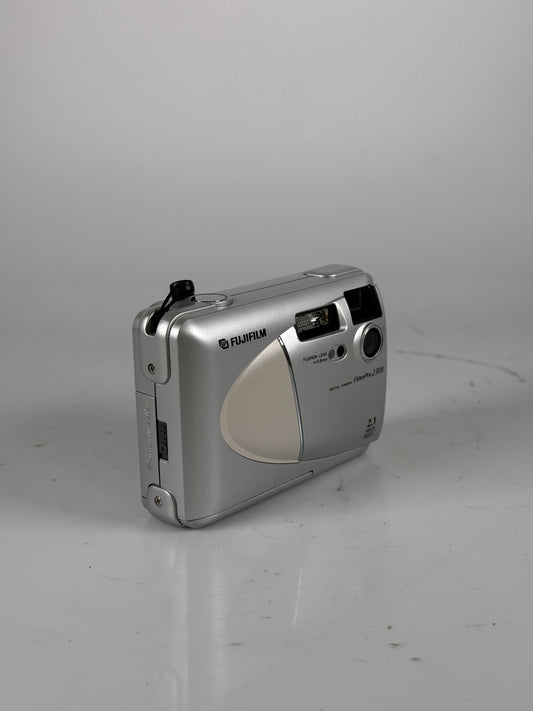 FujiFilm FinePix 2300 2.1 Mega Pixels Digital Camera