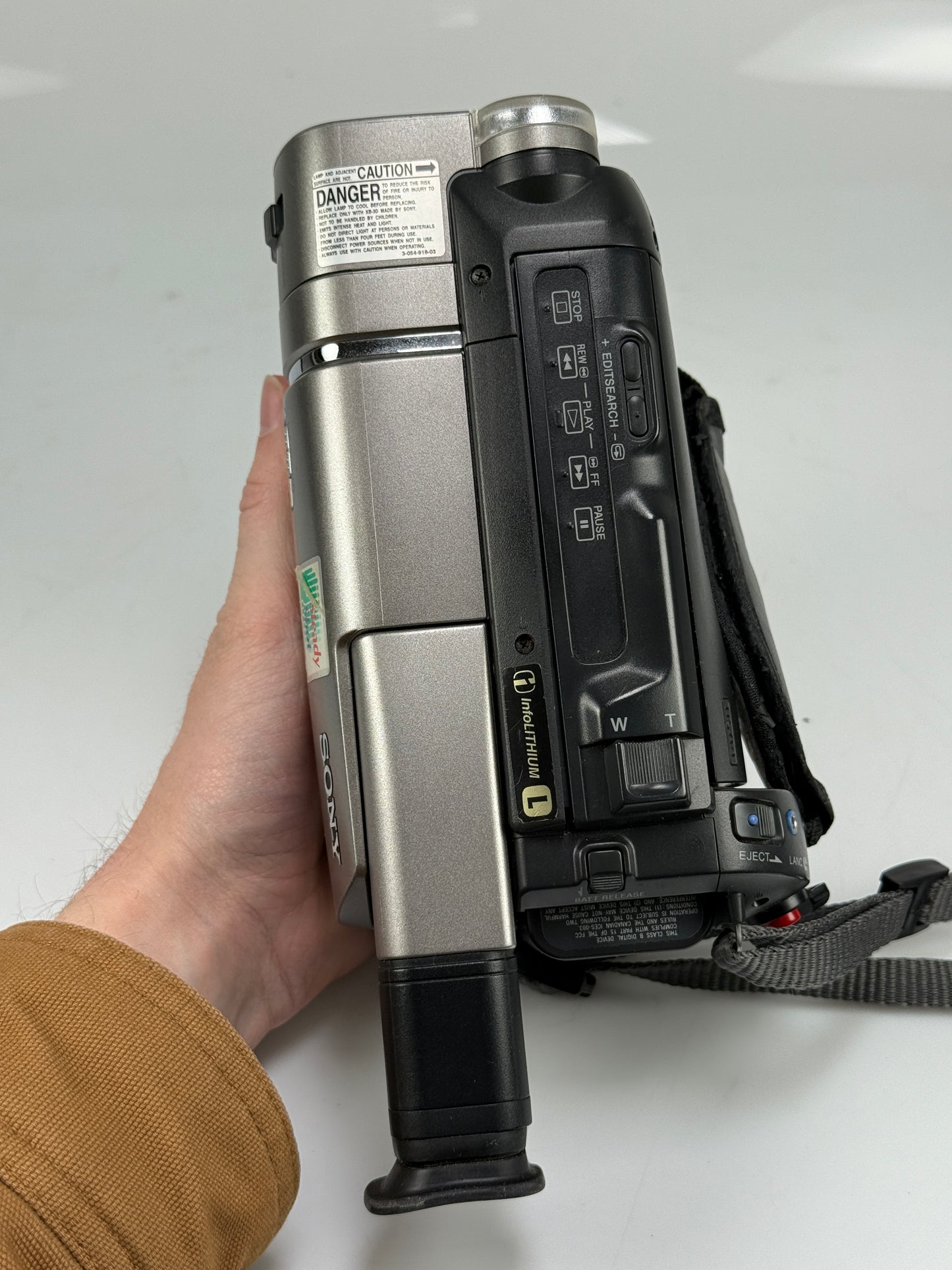 Sony CCD-TRV67 Hi8 Analog Camcorder - Record Transfer Watch Video8