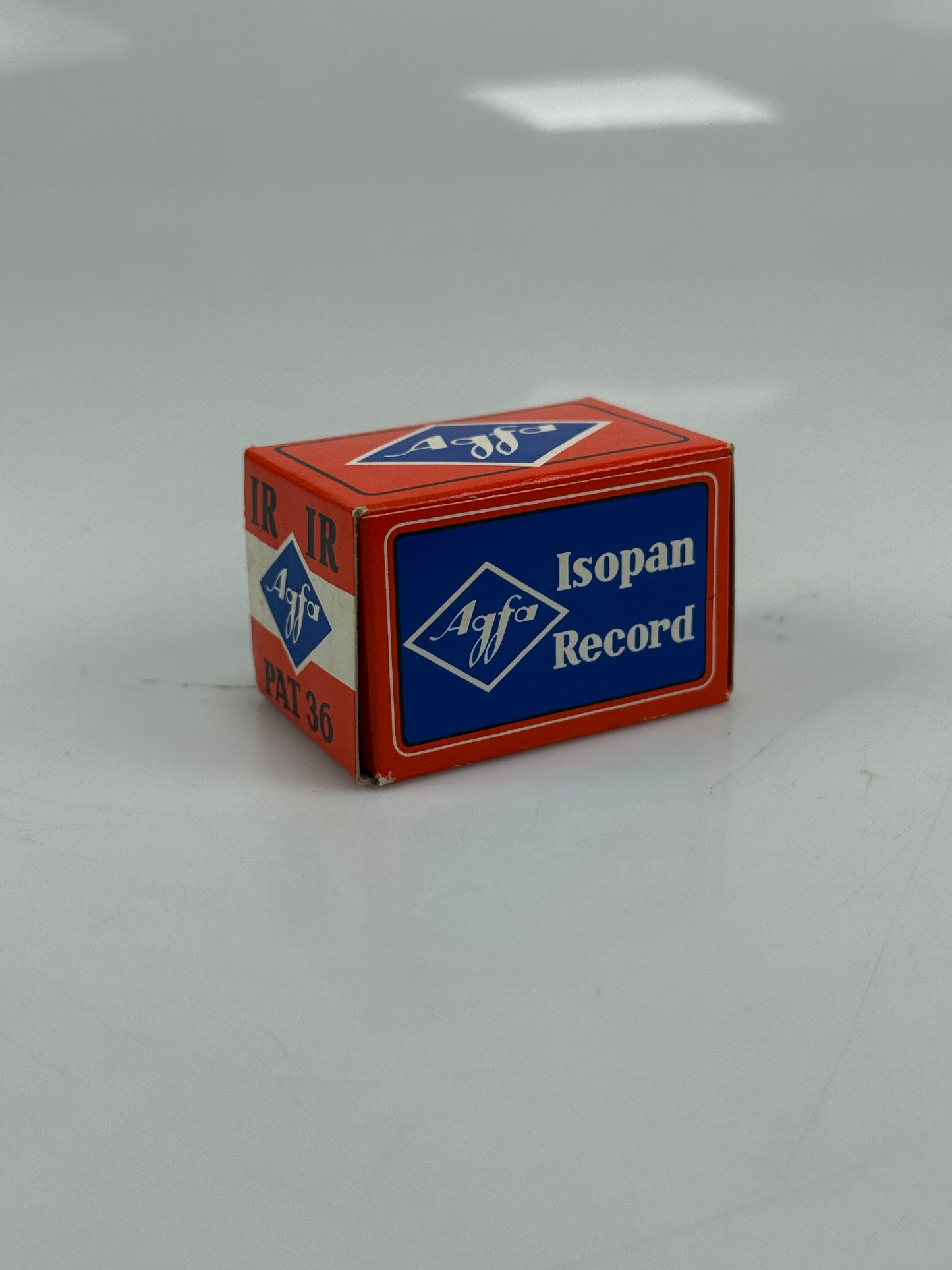 AGFA Isopan Record IR PAT 36 135-36 Panchromatic B&W Film (metal canister)