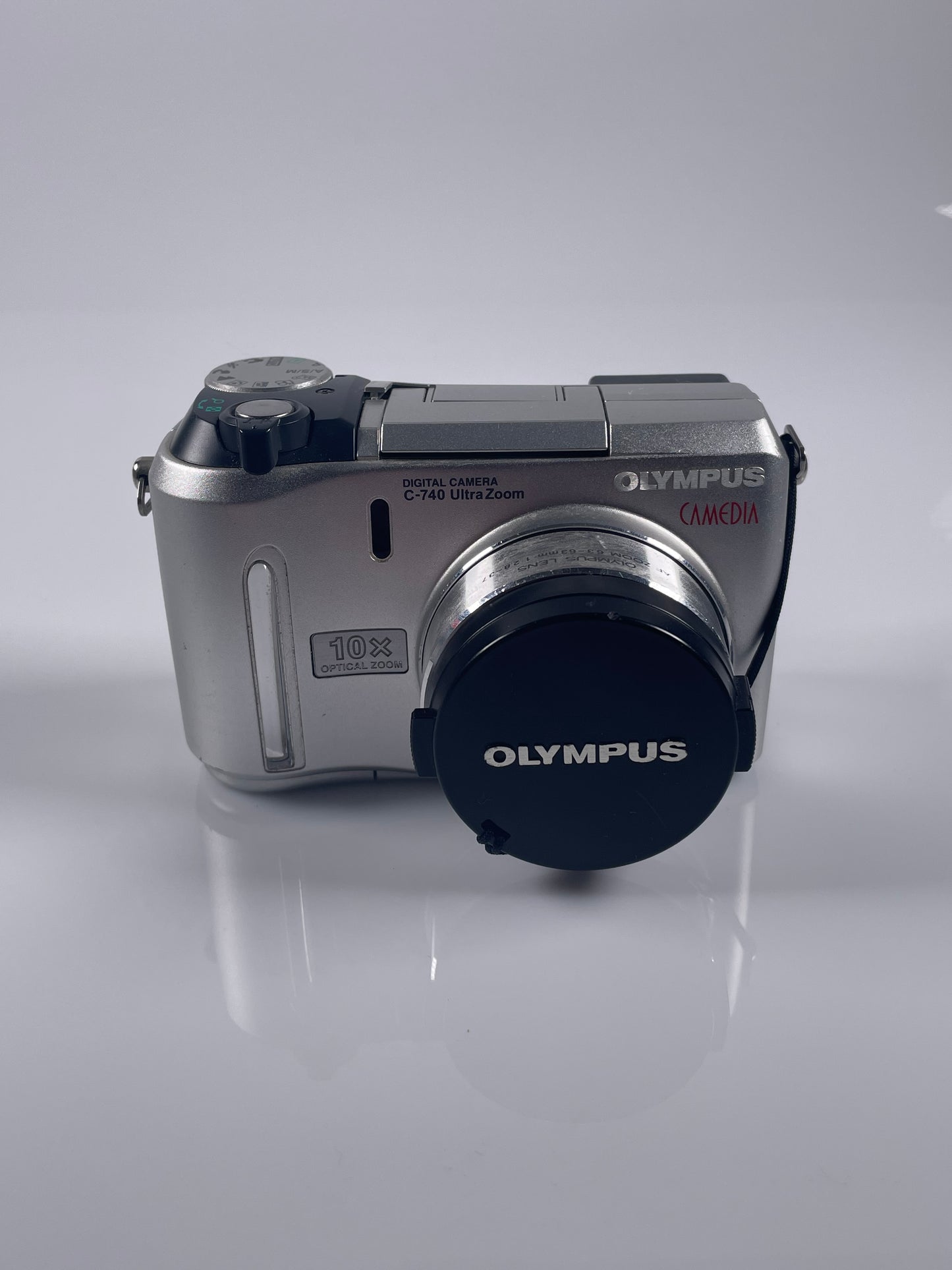 Olympus CAMEDIA C-740 Ultra Zoom 3.2MP Digital Camera - Silver