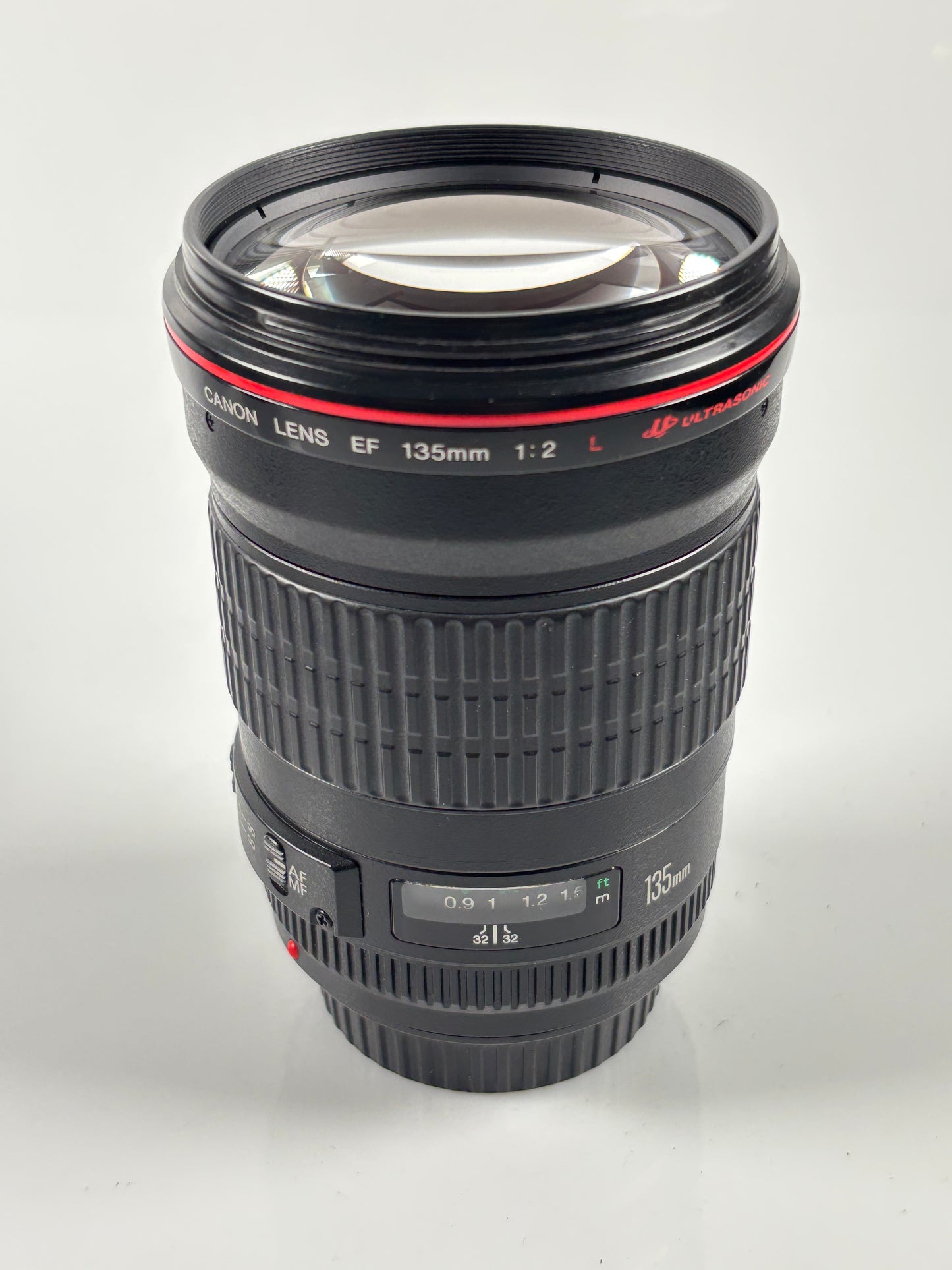 Canon EF 135mm f2 L USM lens