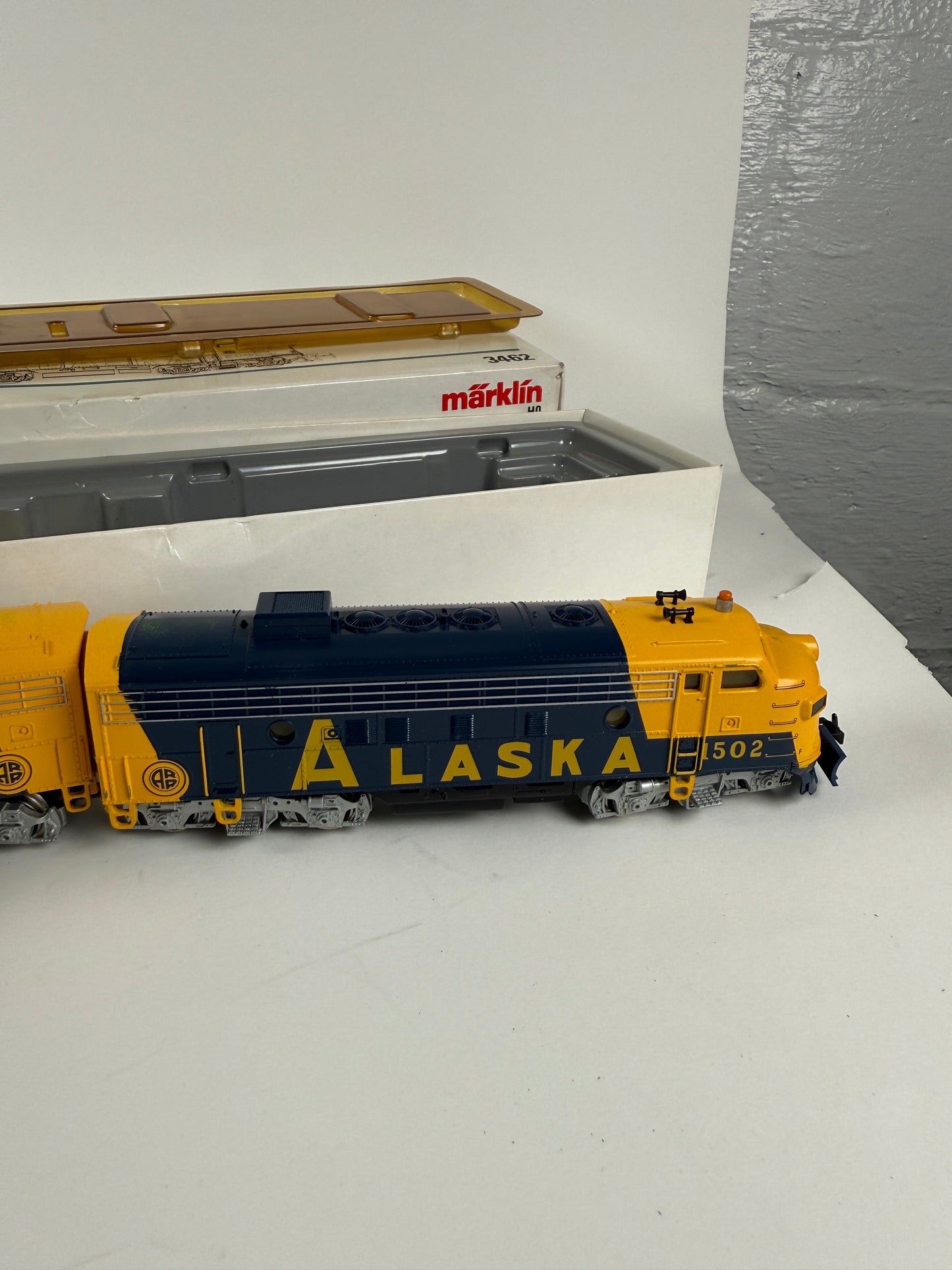 Marklin 3462 GM EMD F-7 A-B-A Alaska Railroad Diesel Locomotives - Digital HO