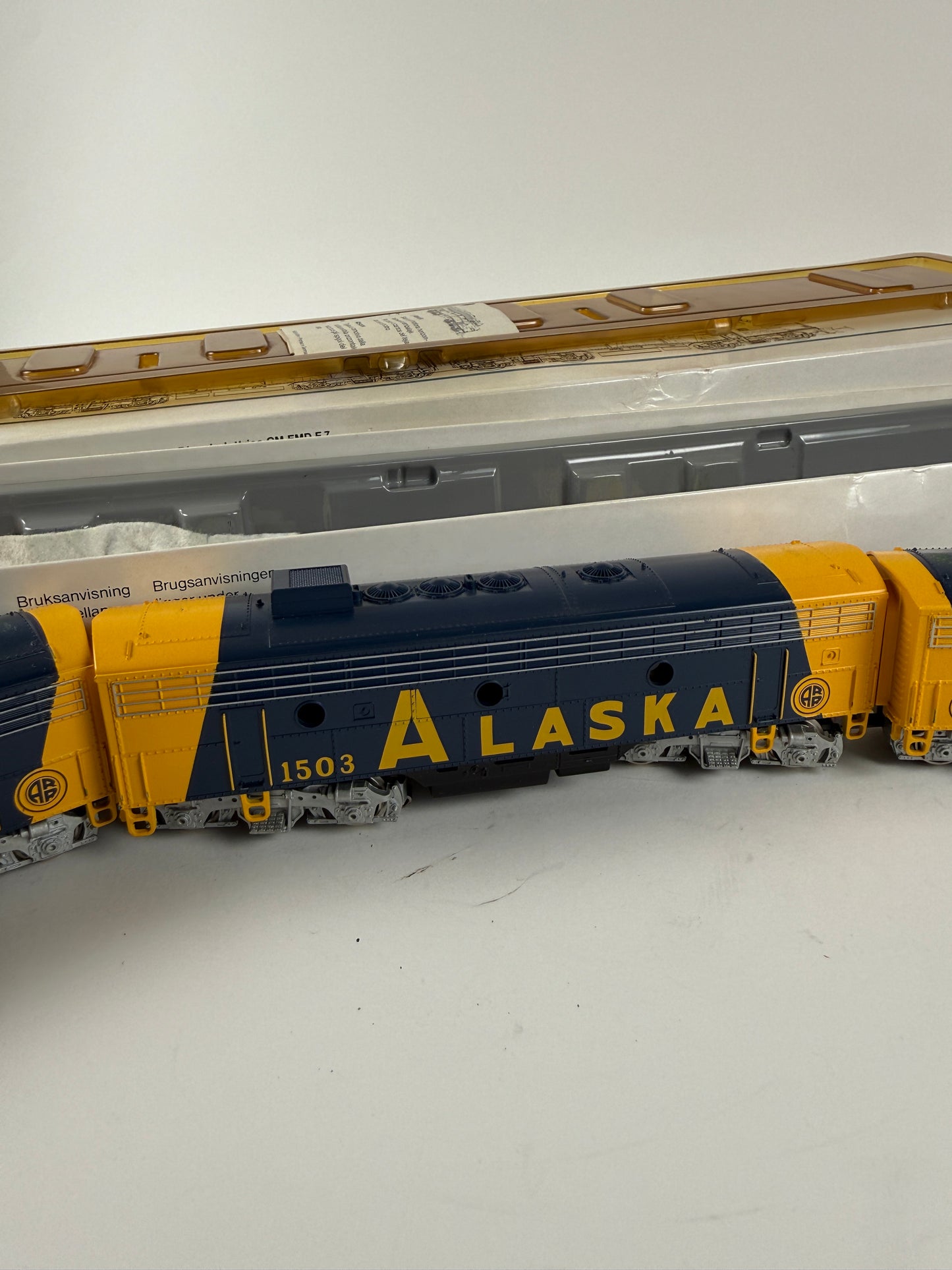 Marklin 3462 GM EMD F-7 A-B-A Alaska Railroad Diesel Locomotives - Digital HO