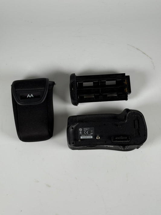 Genuine OEM Nikon MB-D12 Battery Grip for D800/D800E/D810/D810A