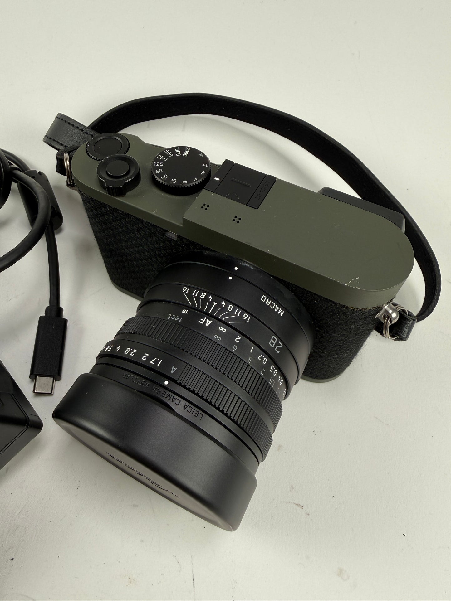 Leica Q2 Reporter Edition 47.3MP Digital Camera 19063